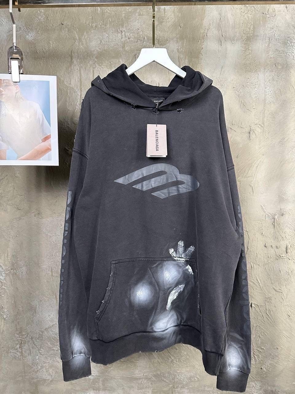 модная толстовка,balenciaga худи,толстовка balenciaga,свитшот с капюшоном,толстовка с капюшоном