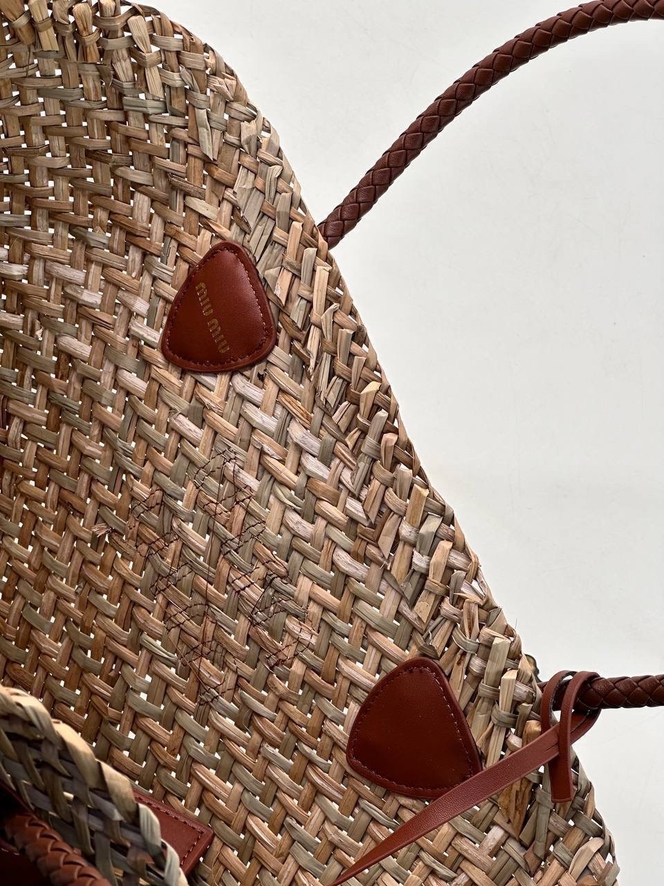 miu miu сумка тоут,сумка miu miu,женская сумка miu miu,сумка шоппер miu miu,miu miu bag