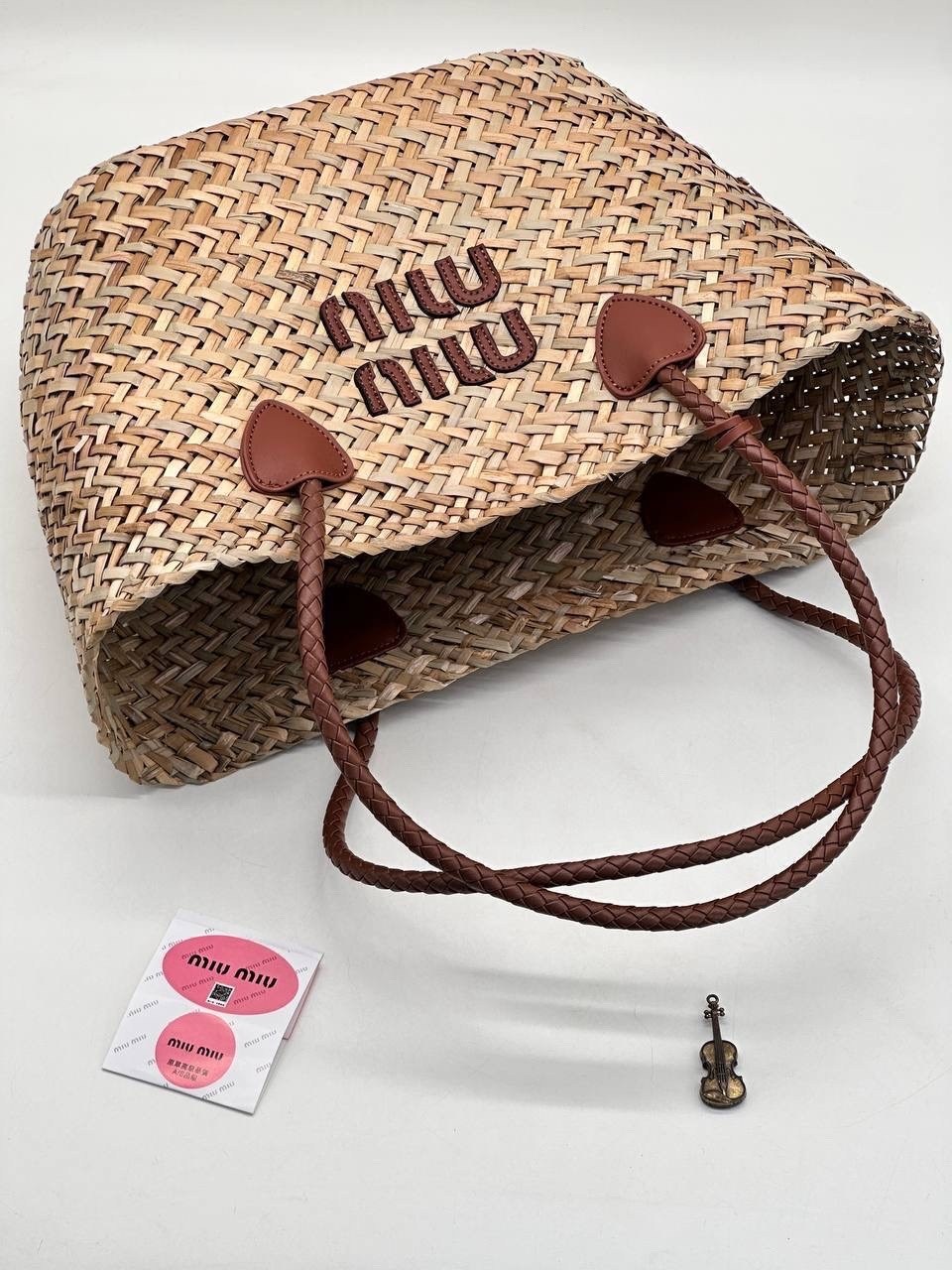 miu miu сумка тоут,сумка miu miu,женская сумка miu miu,сумка шоппер miu miu,miu miu bag