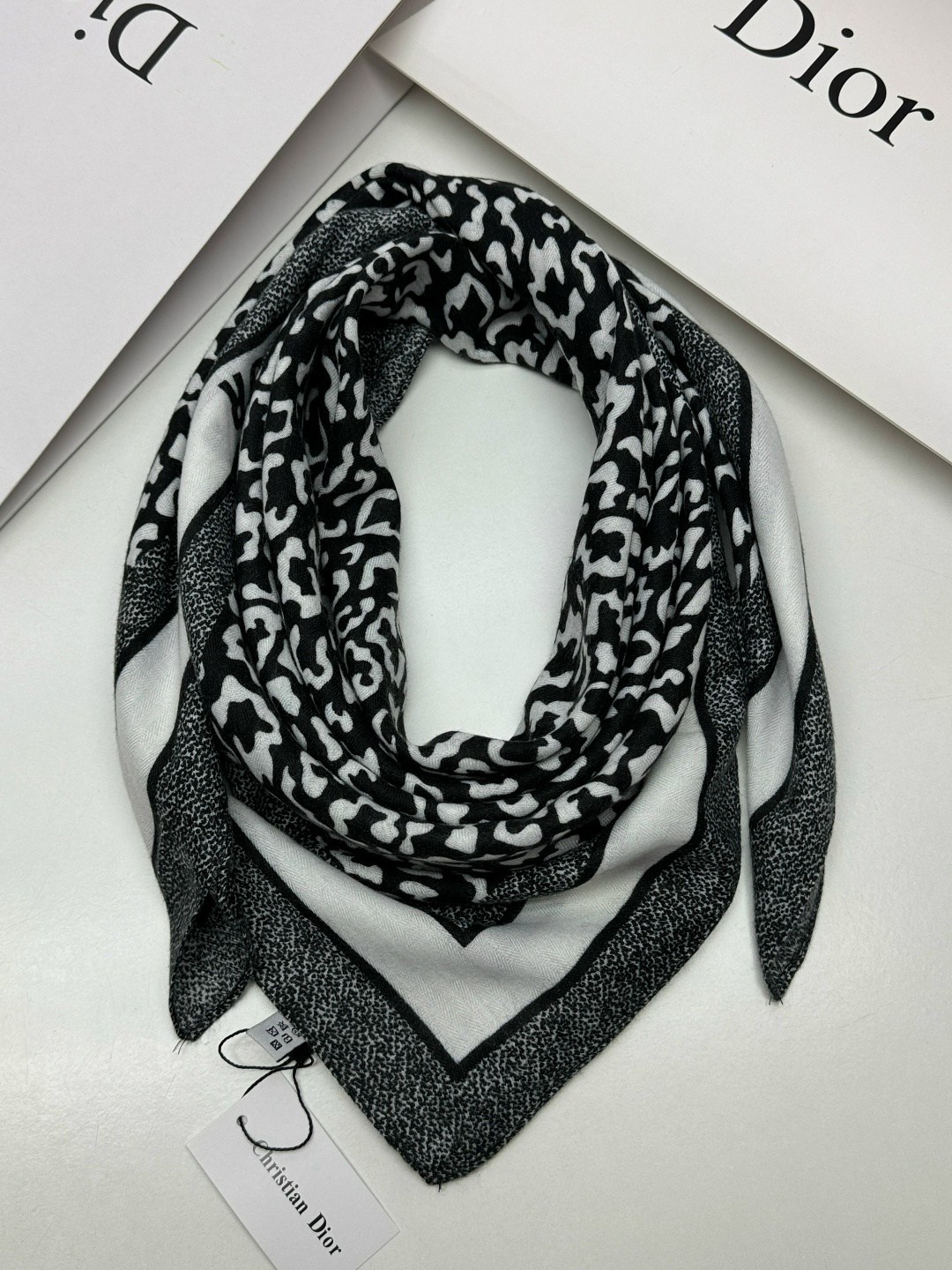 платки шарф,платки тонки,брендовый платок,шарф женский платок,платок диор