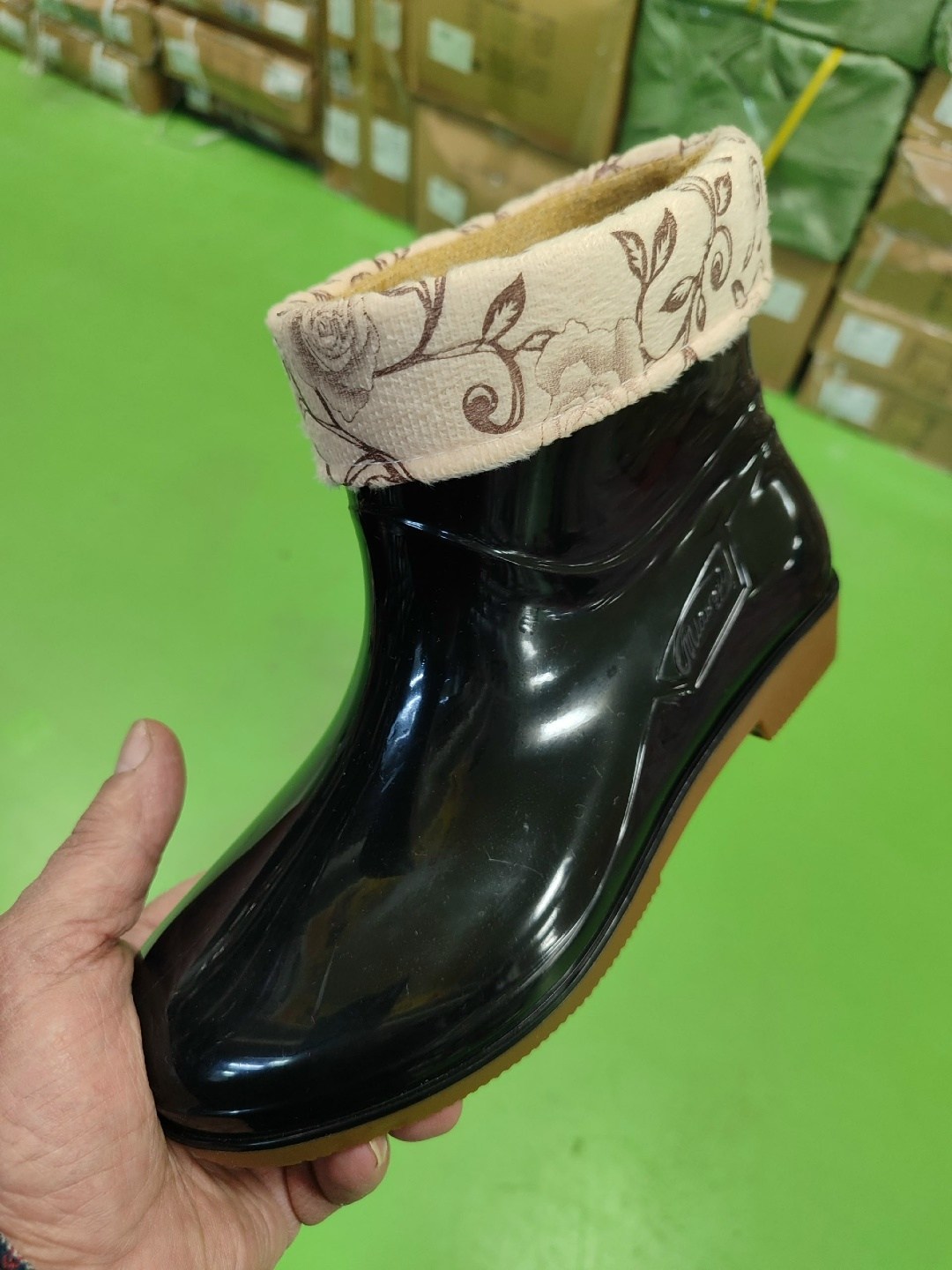 резиновые сапоги,,женские резиновые сапоги,модные резиновые сапоги женские,резиновые сапожки