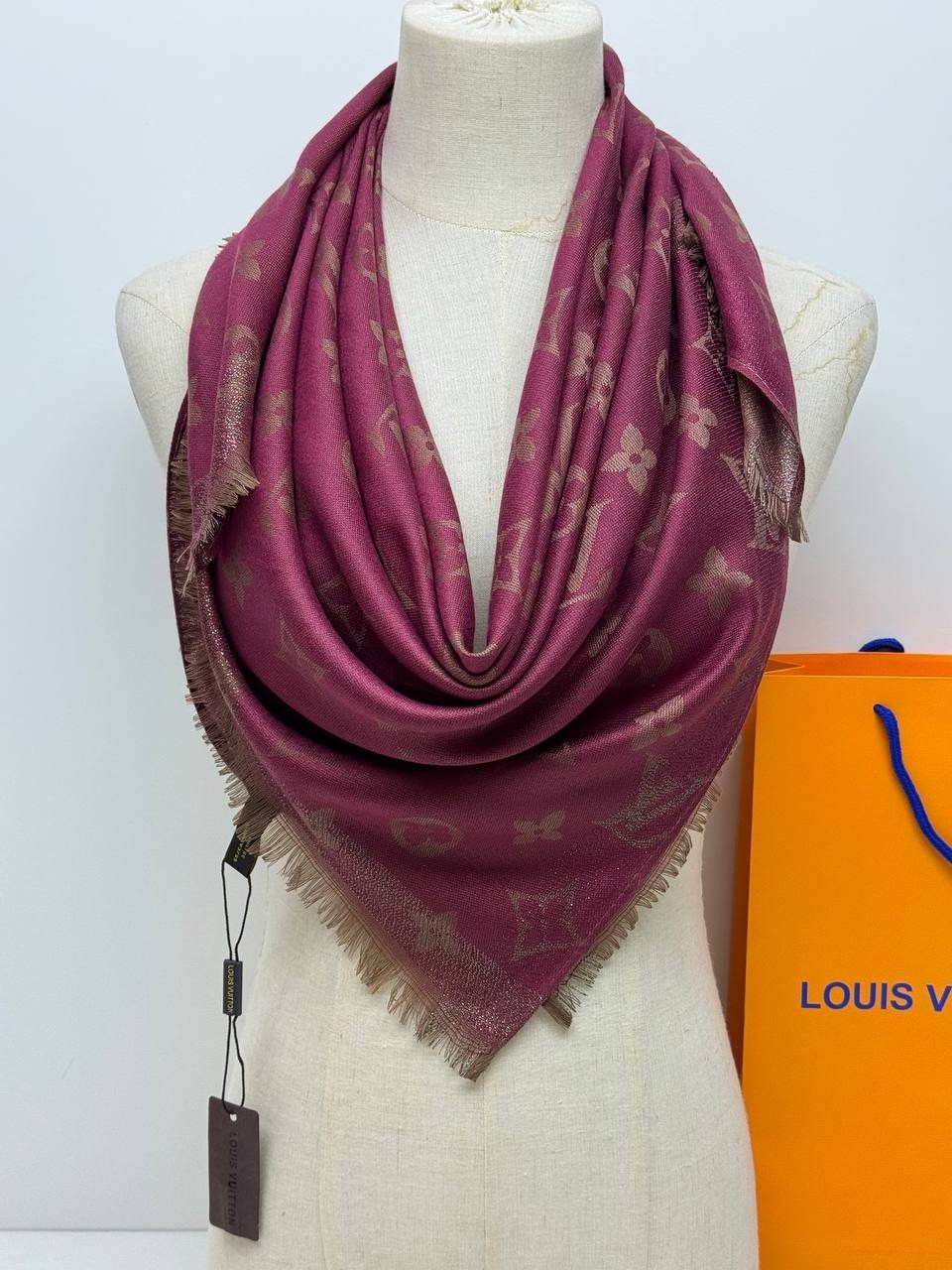 платок louis vuitton,платок луи виттон,женский платок louis vuitton monogram серый,кашемировый платок,платки кашемир