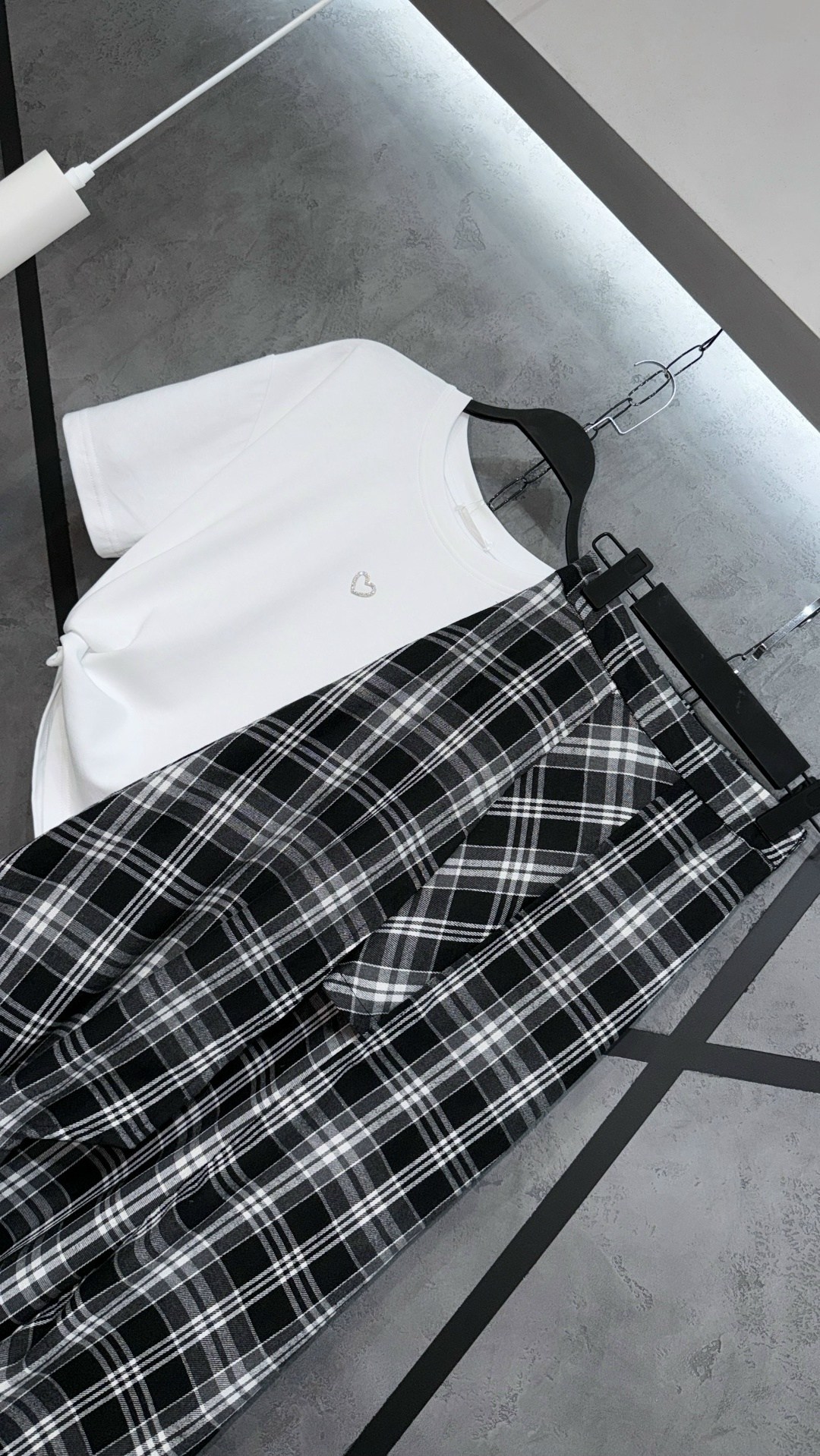 брюки женские клетчатые в стиле эмо,широкие брюки в клетку,штаны в клетку,брюки в клетку,брюки женские свободные клетчатые с широкими штанинами