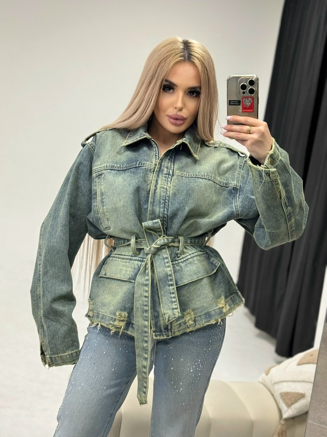 женская джинсовая куртка,куртка джинсовая,стильная джинсовая куртка,джинсовая куртка женская оверсайз,куртка джинсовая оверсайз