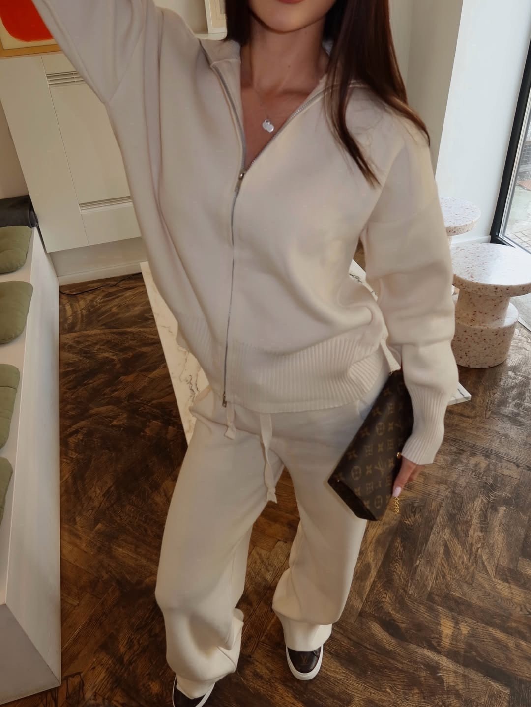 брючный костюм,трикотажные костюмы,костюм белый,повседневный костюм,женский костюм