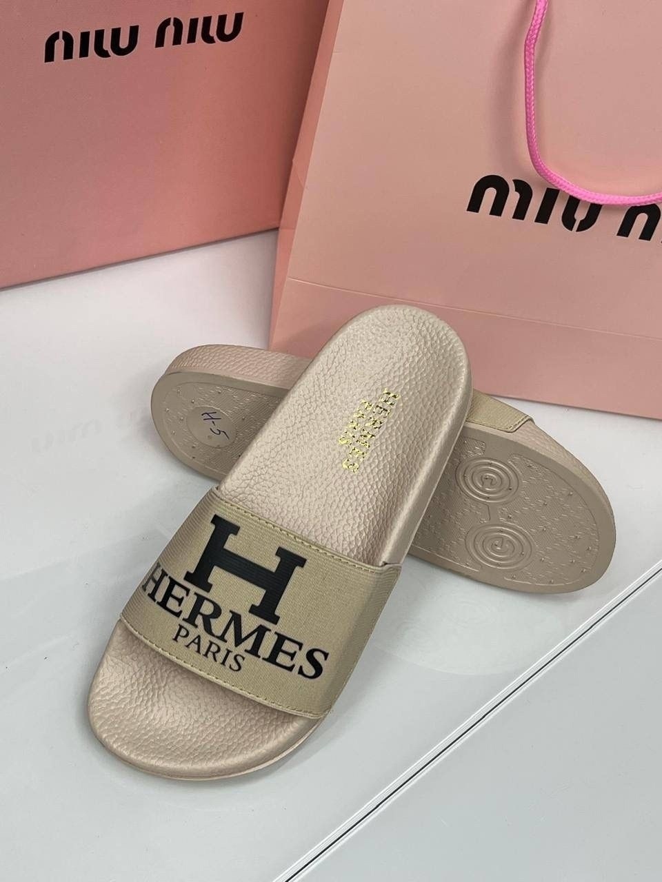 шлепки hermes женские,шлепки фенди женские,шлепки фенди,шлепанцы женские,