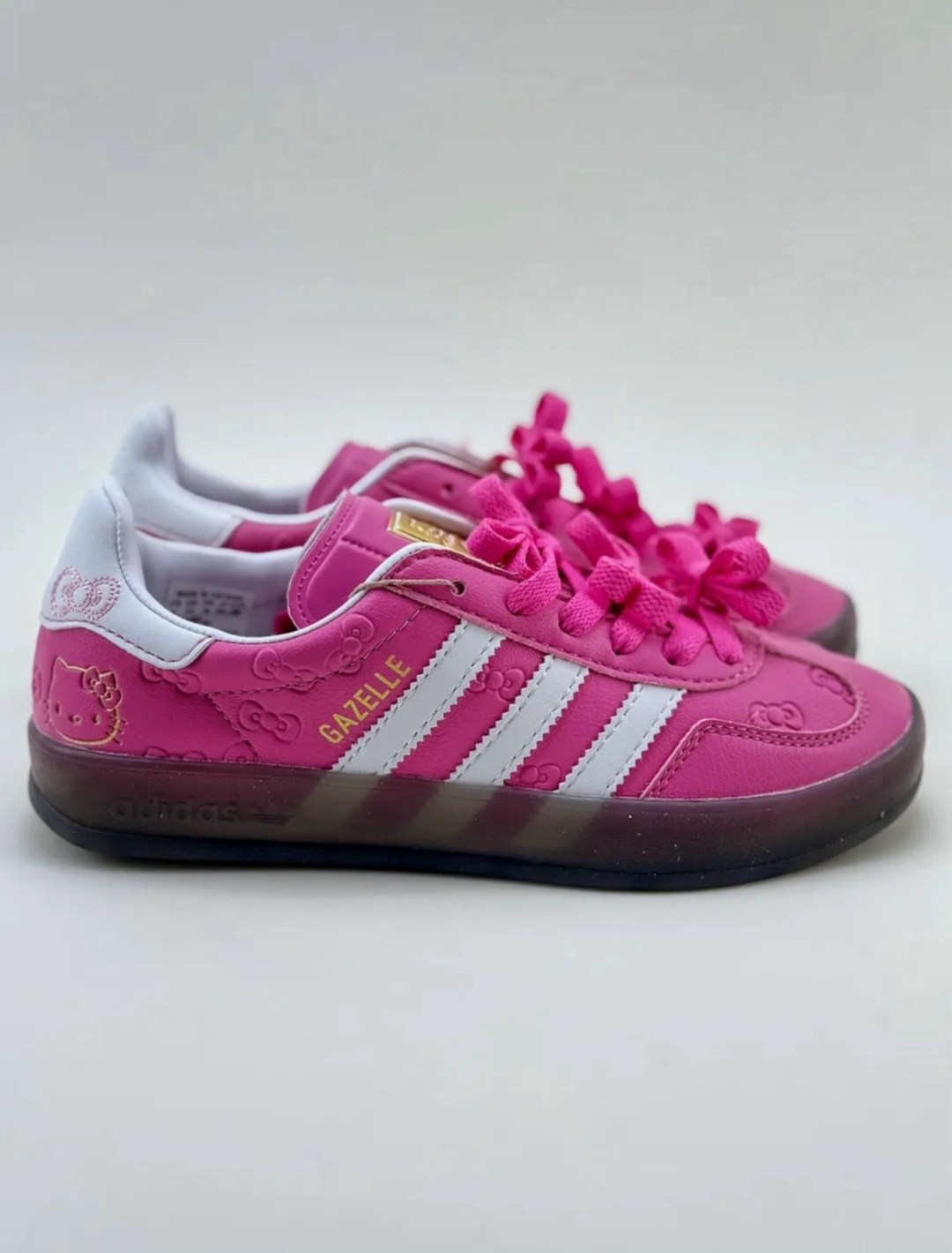 кроссовки женские adidas,адидас кроссовки хелло китти,кроссовки adidas,адидас хеллоу китти кроссовки,кроссовки hello kitty