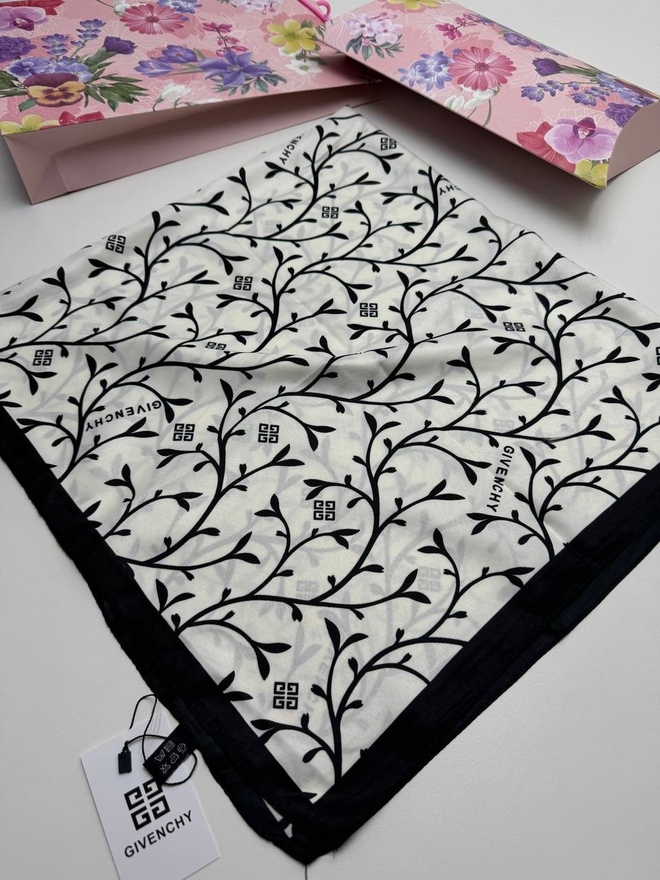 брендовый платок,шелковый платок,женские платки,платок,палантин платок