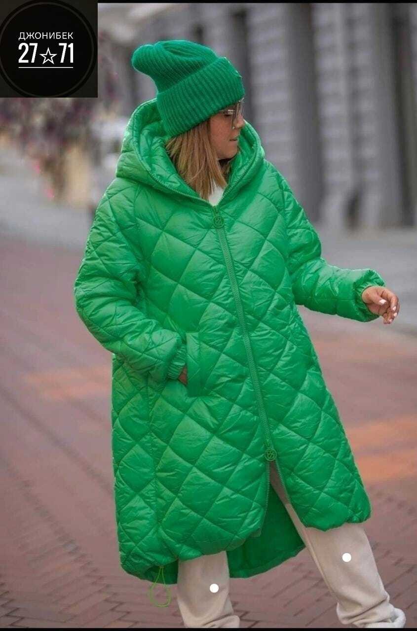 женское болоневое полупальто стеганое с капюшоном,куртка стильная,болоневое пальто женское с капюшоном,удлиненная куртка,куртка женская