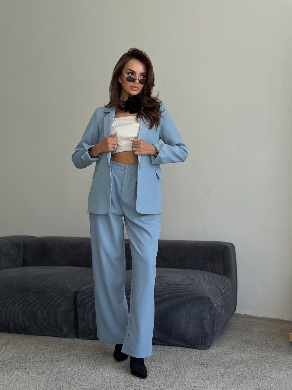 голубой костюм женский брючный палаццо,женский брючный костюм небесно-голубого цвета,костюм двойка с брюками палаццо,женский костюм двойка с брюками,костюм брючный 0050 голубой usova