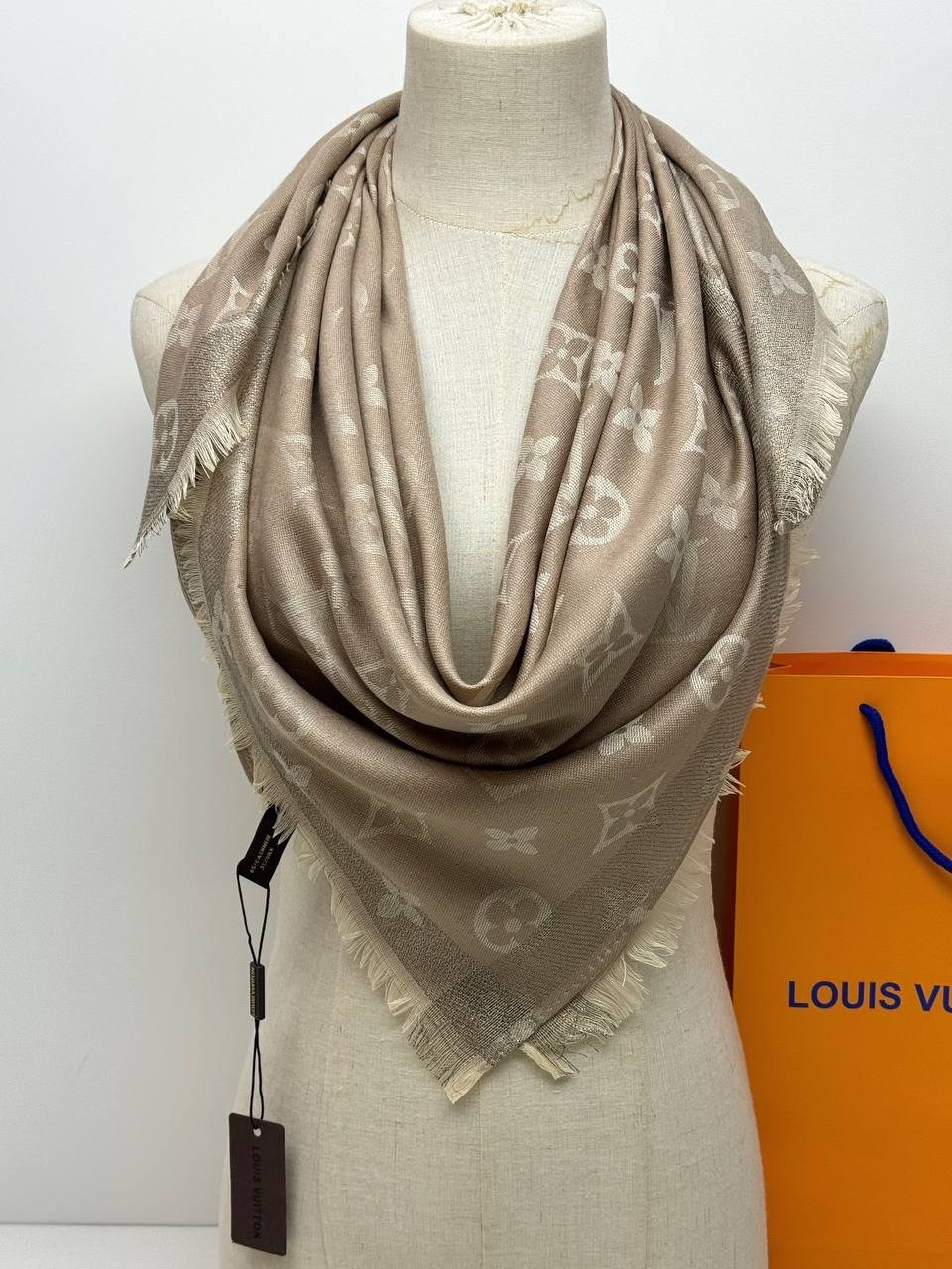 платок louis vuitton,платок луи виттон,женский платок louis vuitton monogram серый,кашемировый платок,платки кашемир