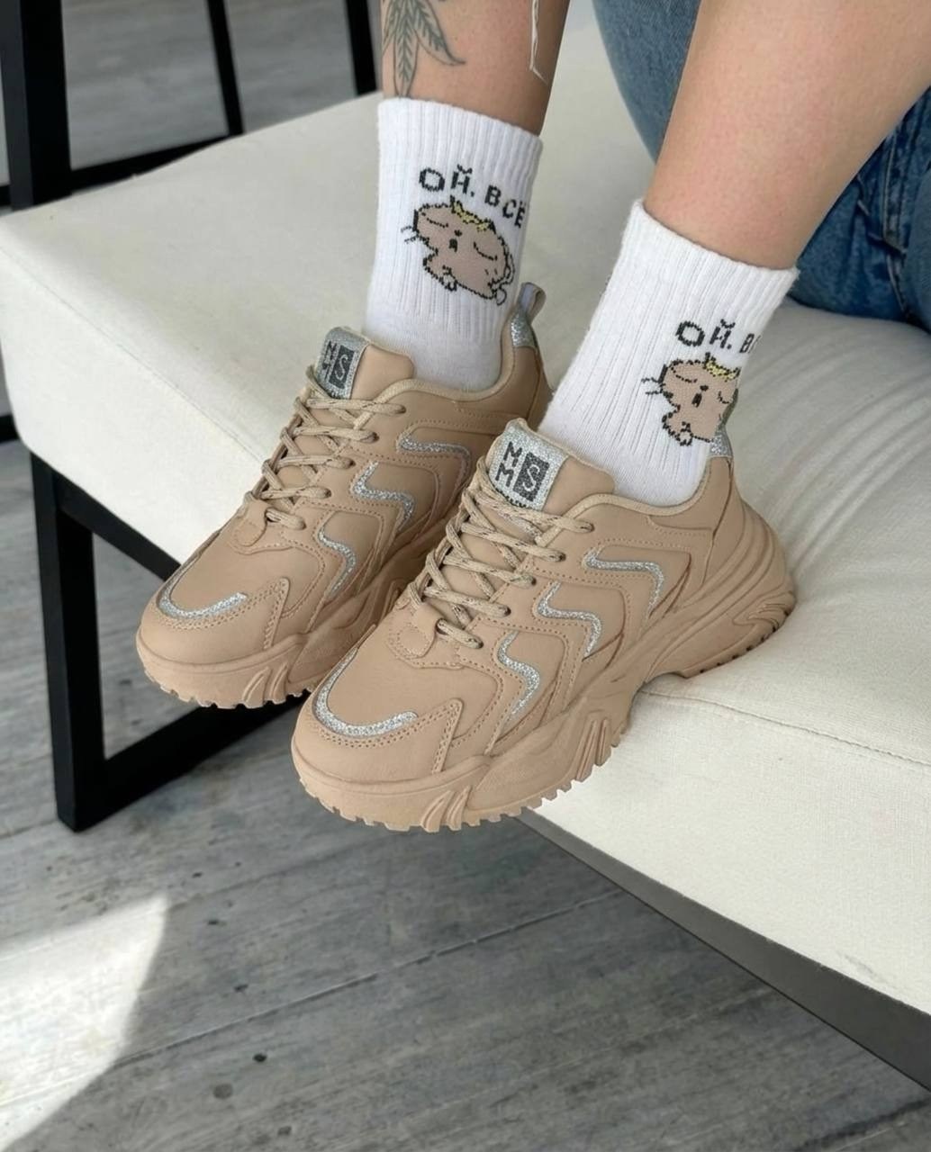 женские кроссовки,кроссовки модные,,повседневные кроссовки,кроссовка