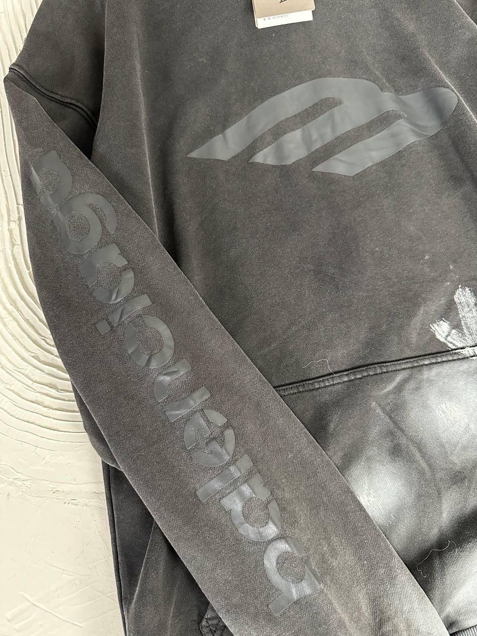 модная толстовка,balenciaga худи,толстовка balenciaga,свитшот с капюшоном,толстовка с капюшоном