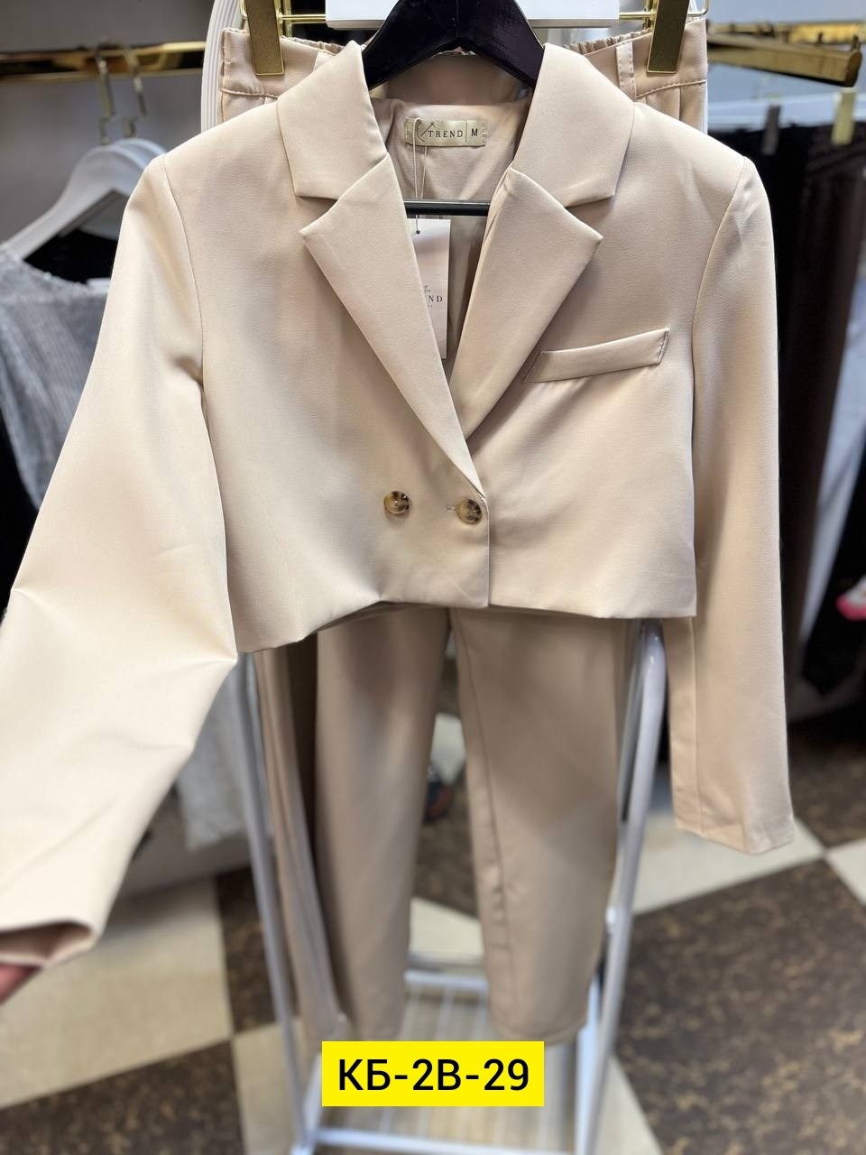 костюм женский,брючный костюм,пиджак женский,костюм с укороченным пиджаком,костюм с брюками и пиджаком