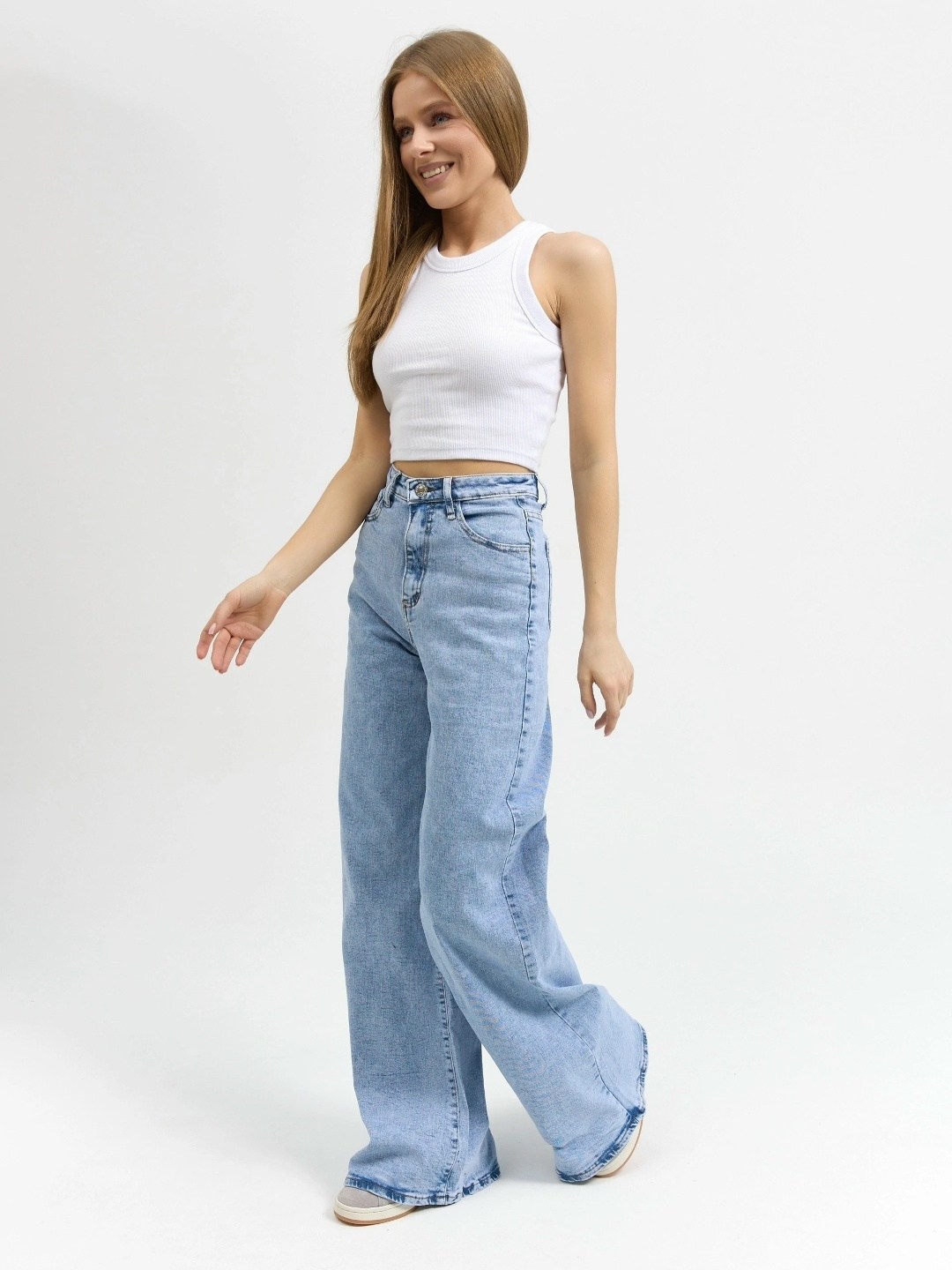 женские джинсы,джинсы широкие женские,джинсы широкие,голубые джинсы клеш женские,джинсовые брюки