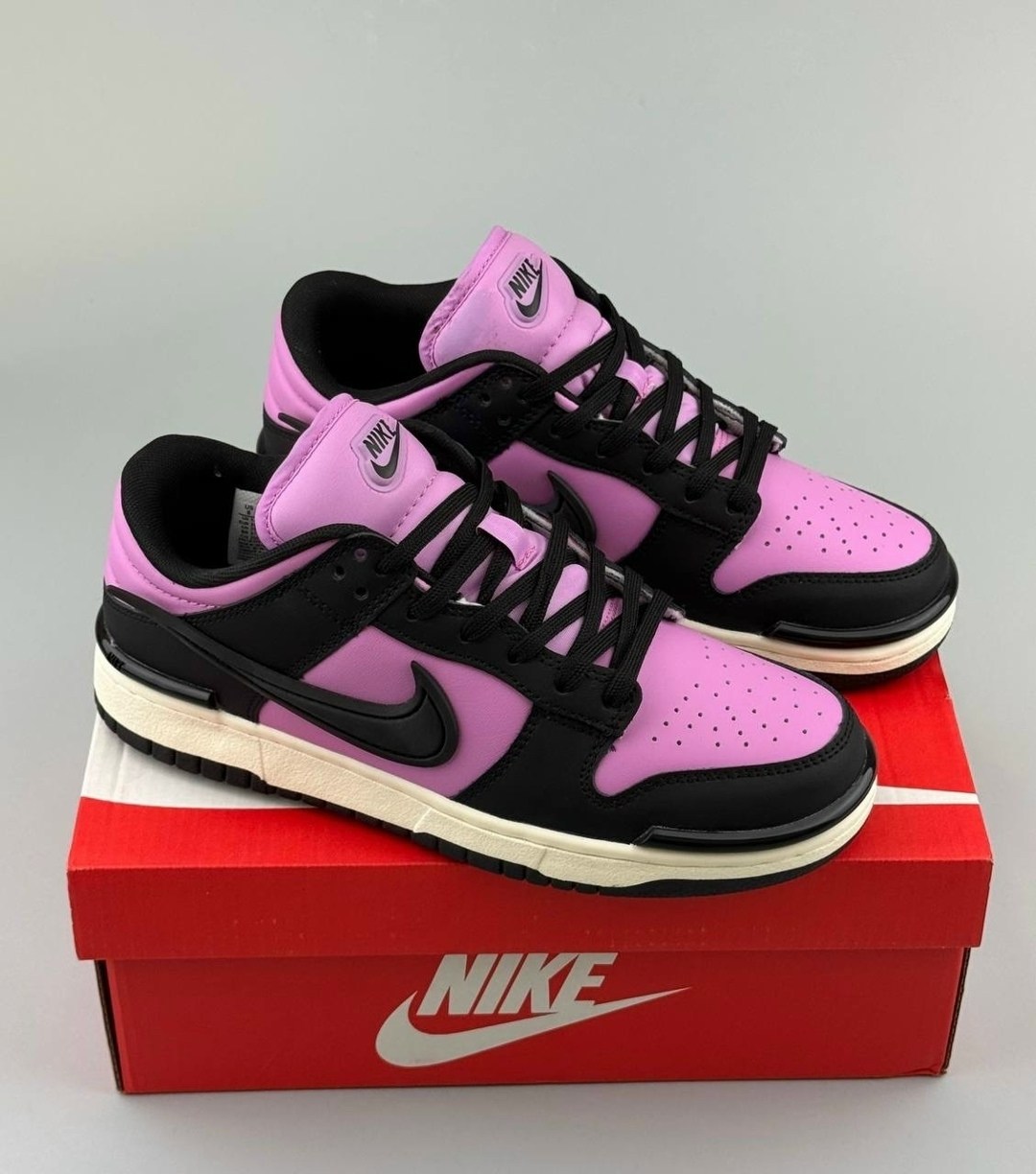 женские кроссовки nike dunk low,кроссовки nike dunk low twist,кастомизированные кроссовки nike dunk skateboard women's черный/розовый,nike dunk low,кроссовки nike dunk low