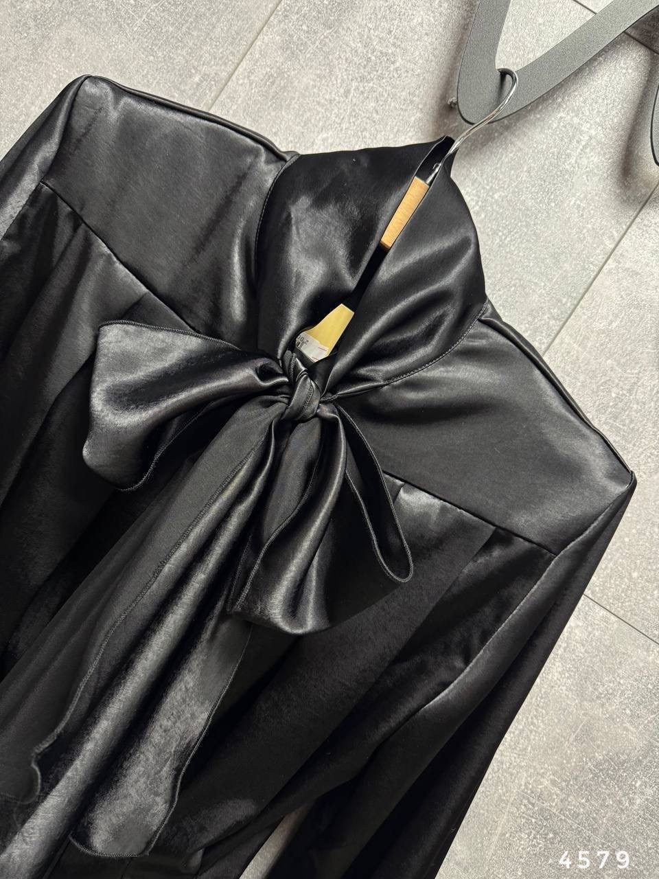 блузка с оборками,блузка с бантом,женская блузка с рюшами белая однотонная с длинным рукавом и бантом,белая блузка с бантом,рубашка с бантом