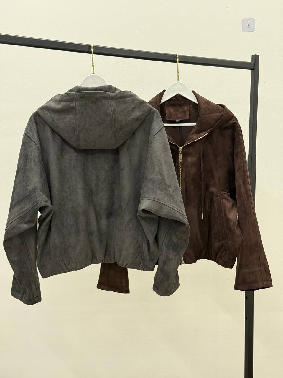 замшевая куртка brunello cucinelli,замшевая куртка,замшевый бомбер brunello cucinelli,куртка из натуральной замши,замшевая куртка женская