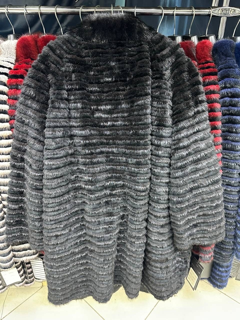норковое пальто на трикотажной основе,меховое пальто из норки на трикотажной основе,пальто из норки на трикотажной основе,пальто из вязаной норки,вязаное норковое пальто
