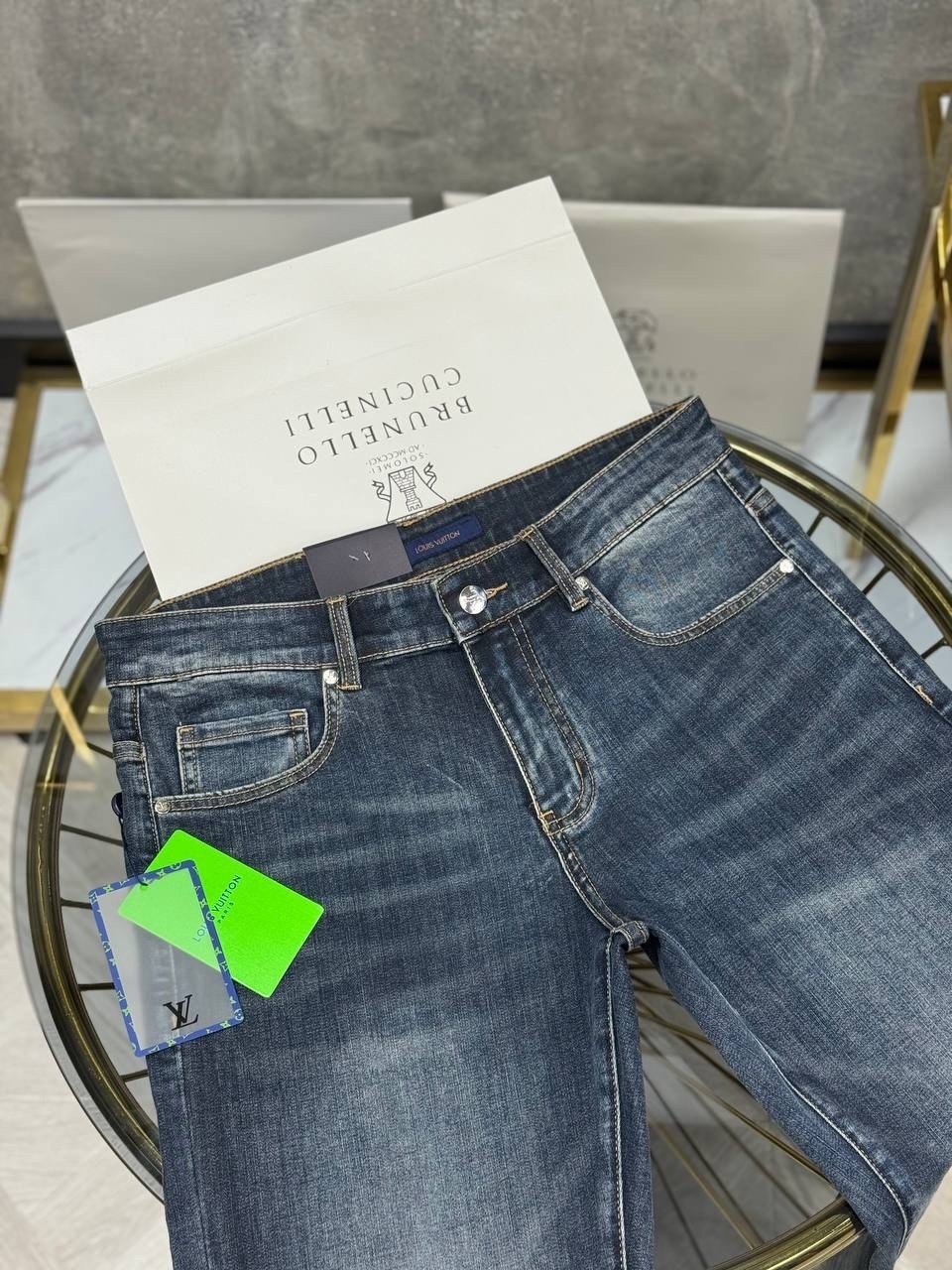 джинсы louis vuitton,мужские джинсы louis vuitton,мужские джинсы louis vuitton из денима,джинсы louis vuitton синие,louis vuitton мужская размер 38 с логотипом джинсы