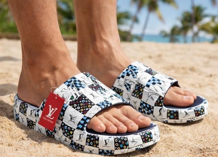 ,шлепанцы louis vuitton,модные сандалии,тапочки модные,мужские шлепанцы