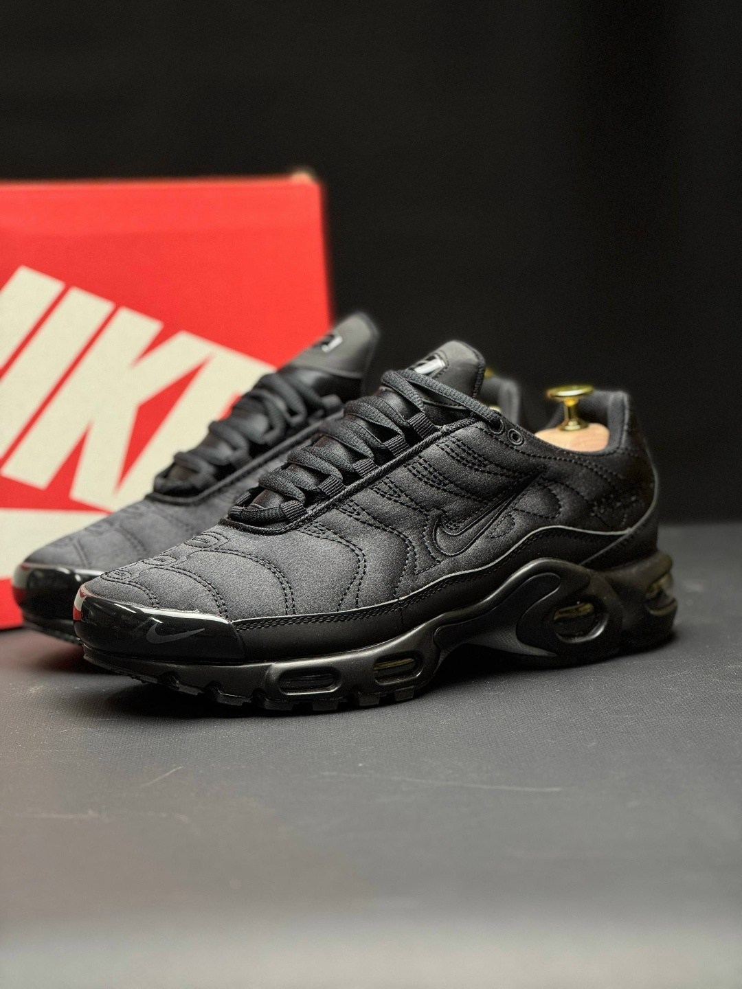 кроссовки nike air max tn plus,nike air max tn plus black,мужские кроссовки nike air max tn plus,nike air max plus tn,кроссовки