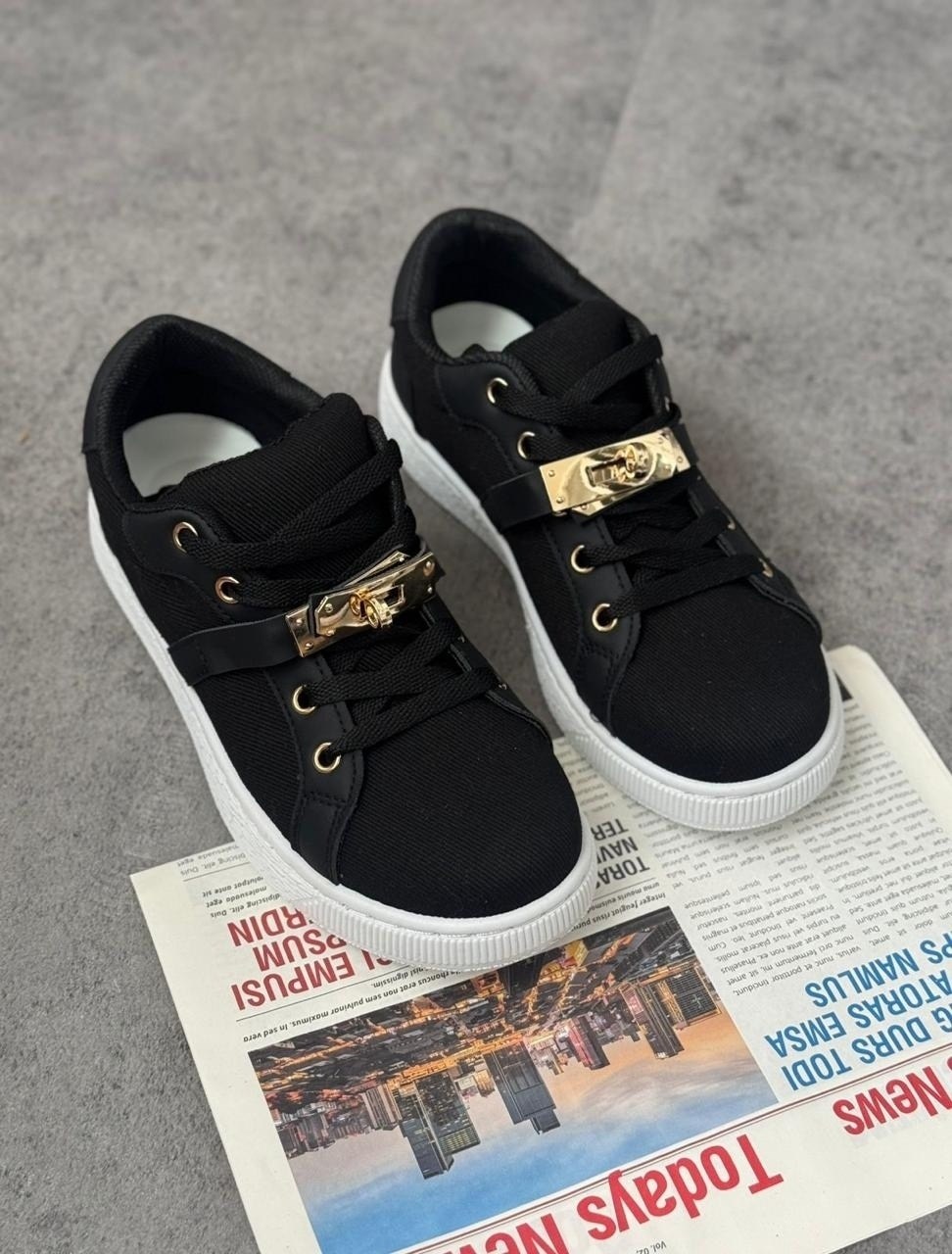 ,женские кроссовки,кеды женски,белые женские кроссовки,спортивная