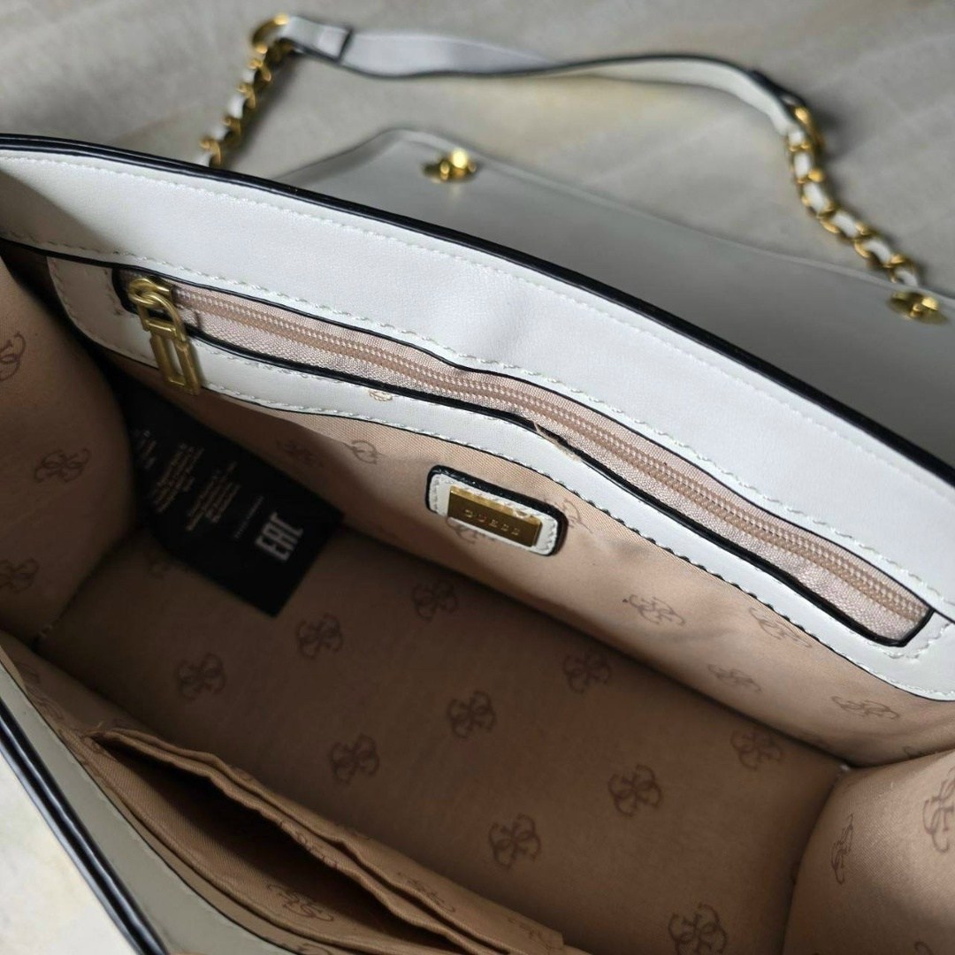 сумка белая guess,guess сумка,сумка женская guess,guess сумка на плечо,guess сумка кросс боди