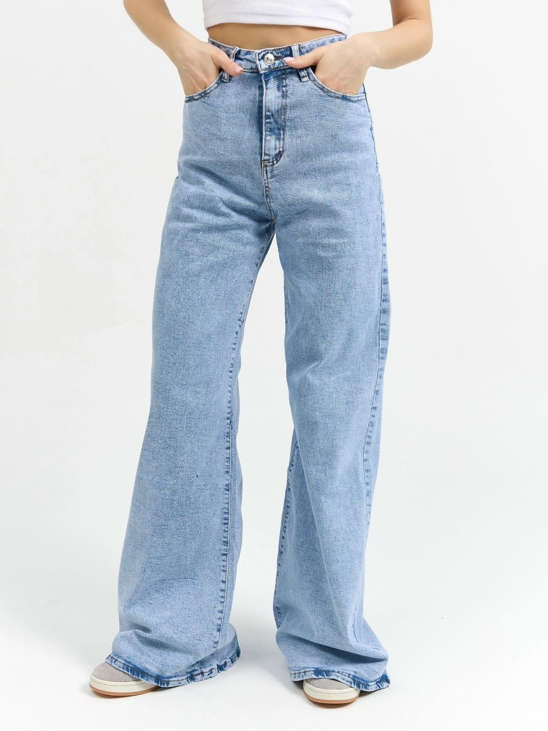 женские джинсы,джинсы широкие женские,джинсы широкие,голубые джинсы клеш женские,джинсовые брюки