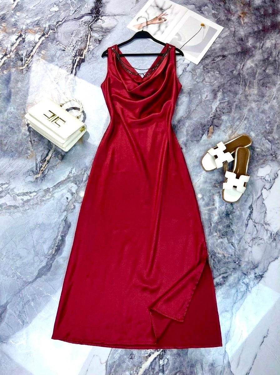 платье комбинация красное,красное шелковое платье на бретельках,красное шелковое платье на бретелях,шелковое платье комбинация,красное шелковое платье