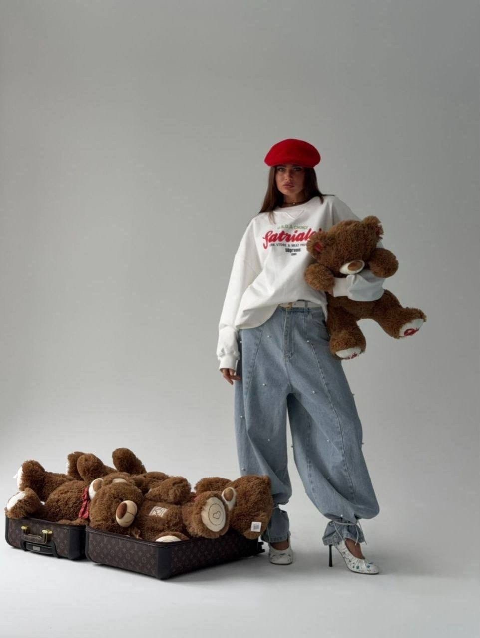 оверсайз свитшот с принтом,оверсайз свитшот женский,cвитшот оверсайз,свитшот женский,женский оверсайз свитшот miu miu красного цвета