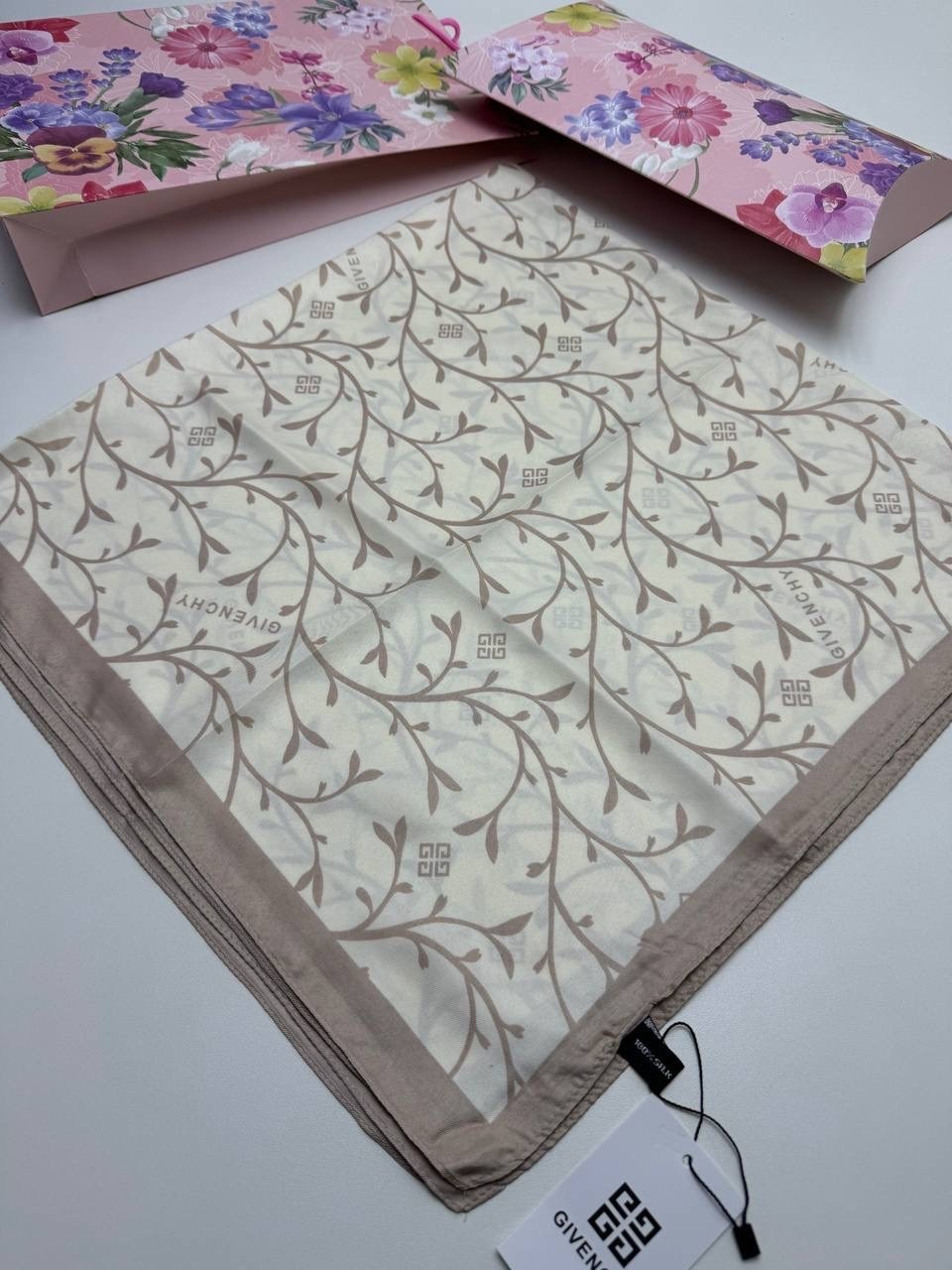 брендовый платок,шелковый платок,женские платки,платок,палантин платок