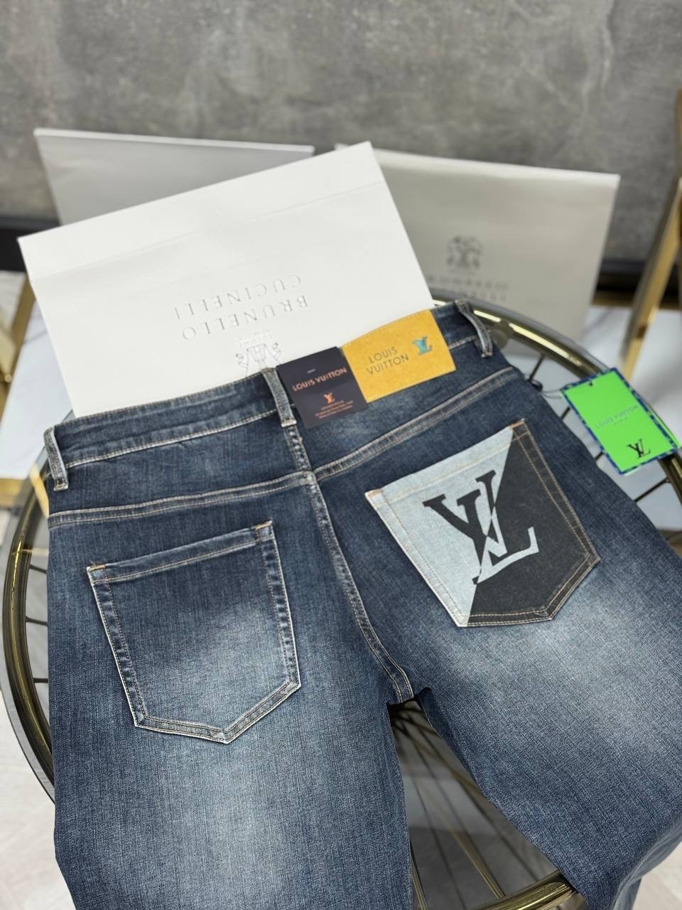 джинсы louis vuitton,мужские джинсы louis vuitton,мужские джинсы louis vuitton из денима,джинсы louis vuitton синие,louis vuitton мужская размер 38 с логотипом джинсы