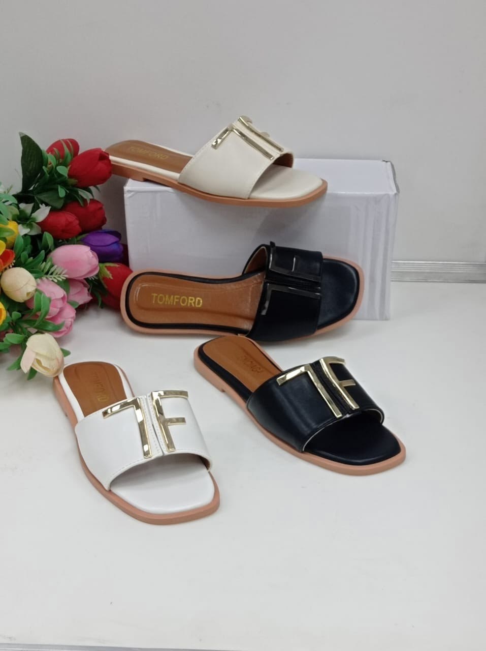 шлепки женские,женские шлепанцы,,модные шлепанцы,модные босоножки