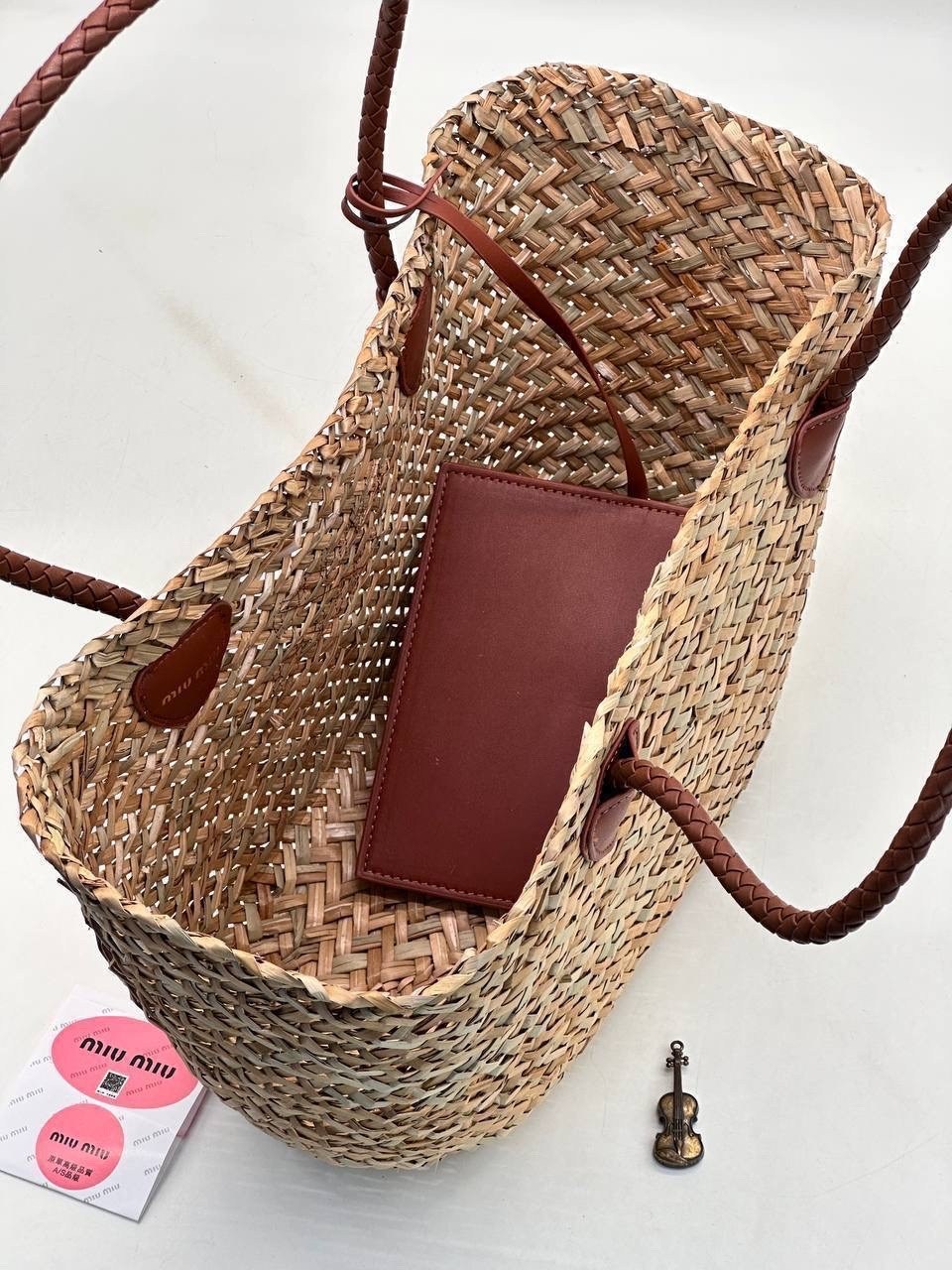 miu miu сумка тоут,сумка miu miu,женская сумка miu miu,сумка шоппер miu miu,miu miu bag