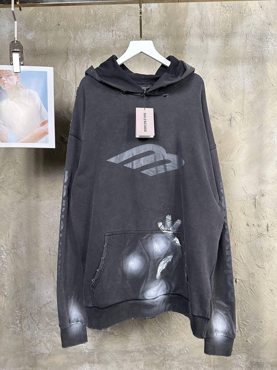 модная толстовка,balenciaga худи,толстовка balenciaga,свитшот с капюшоном,толстовка с капюшоном