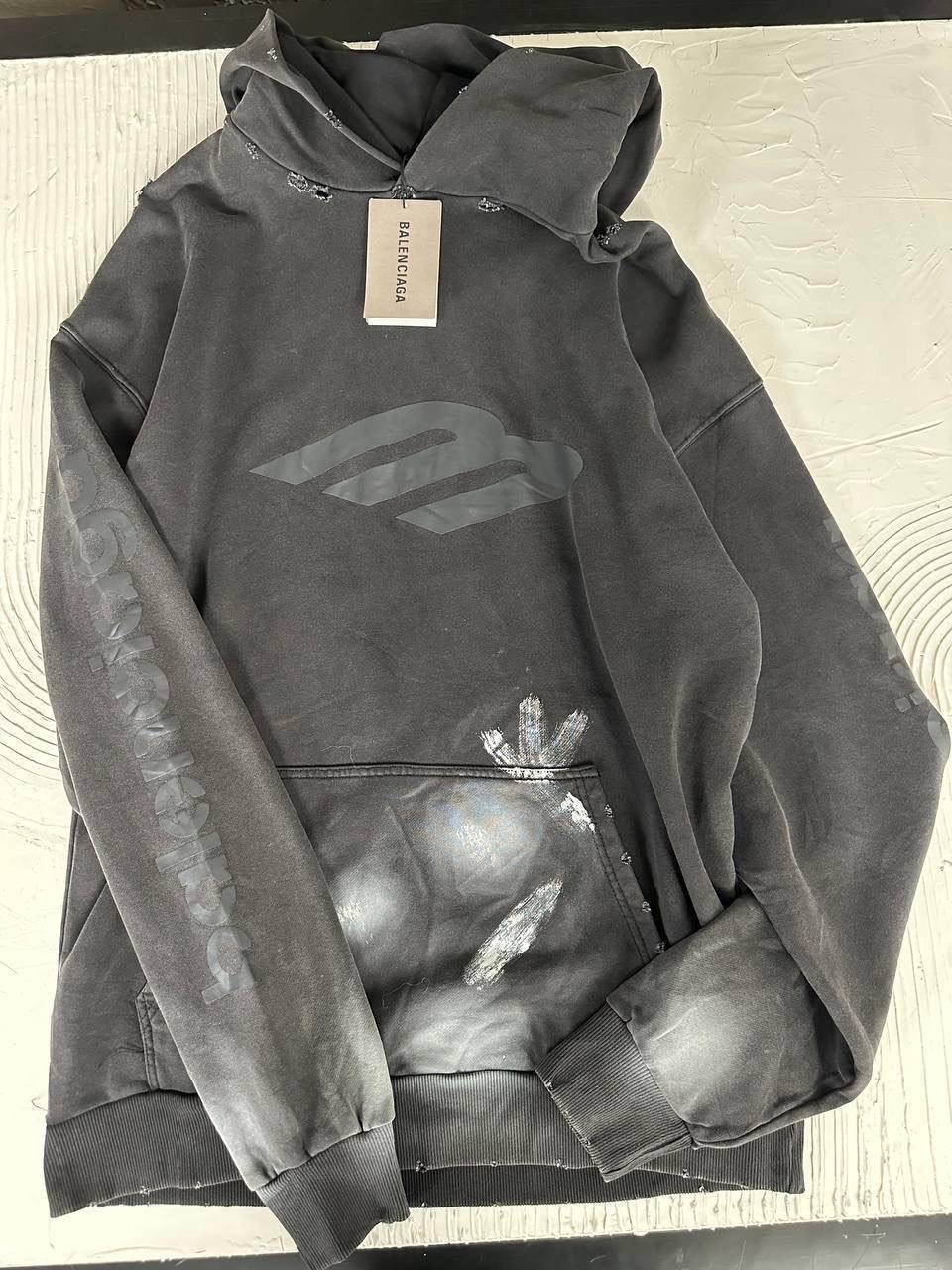 модная толстовка,balenciaga худи,толстовка balenciaga,свитшот с капюшоном,толстовка с капюшоном