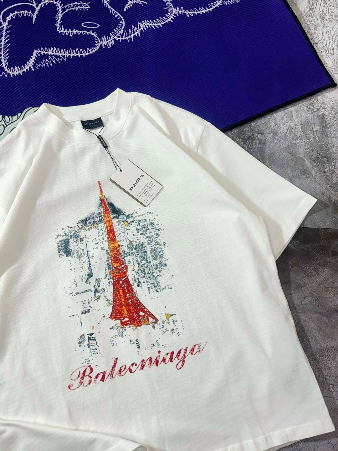 футболки брендовые,белые футболки,летние футболки,футболка с принтом,футболки и топы