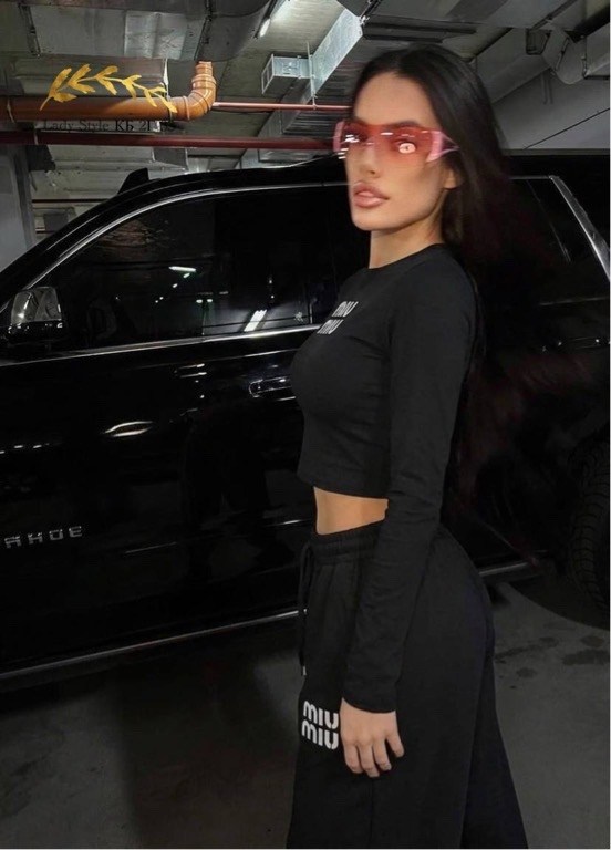 костюм с кроп топом,женская кофта,спортивный костюм с топом,модный стиль