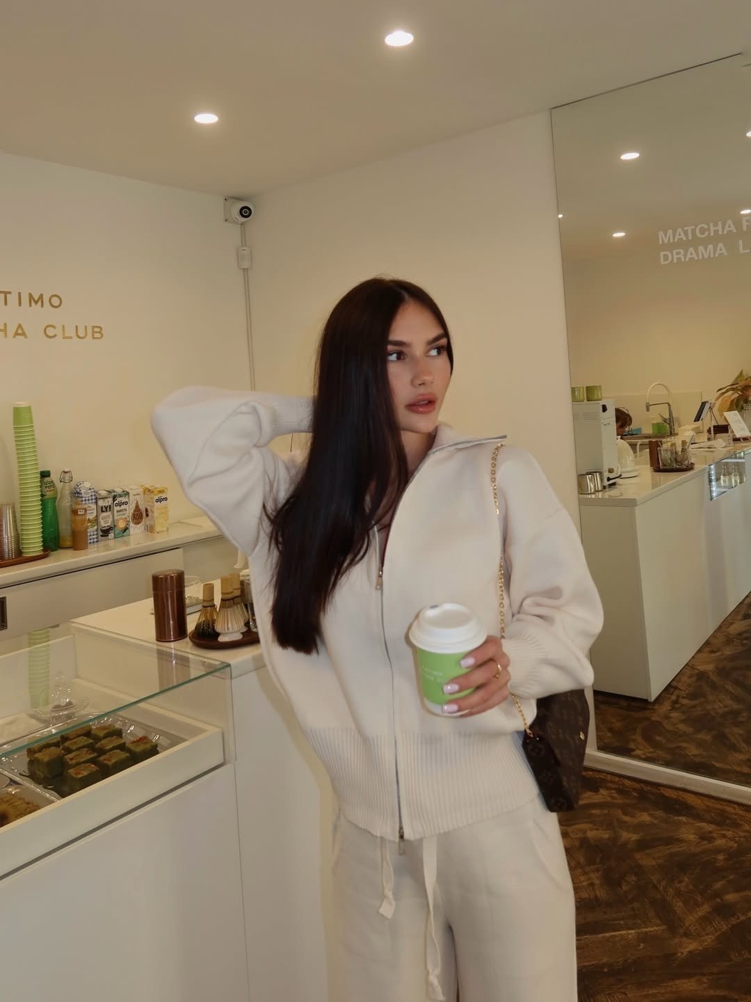 брючный костюм,трикотажные костюмы,костюм белый,повседневный костюм,женский костюм