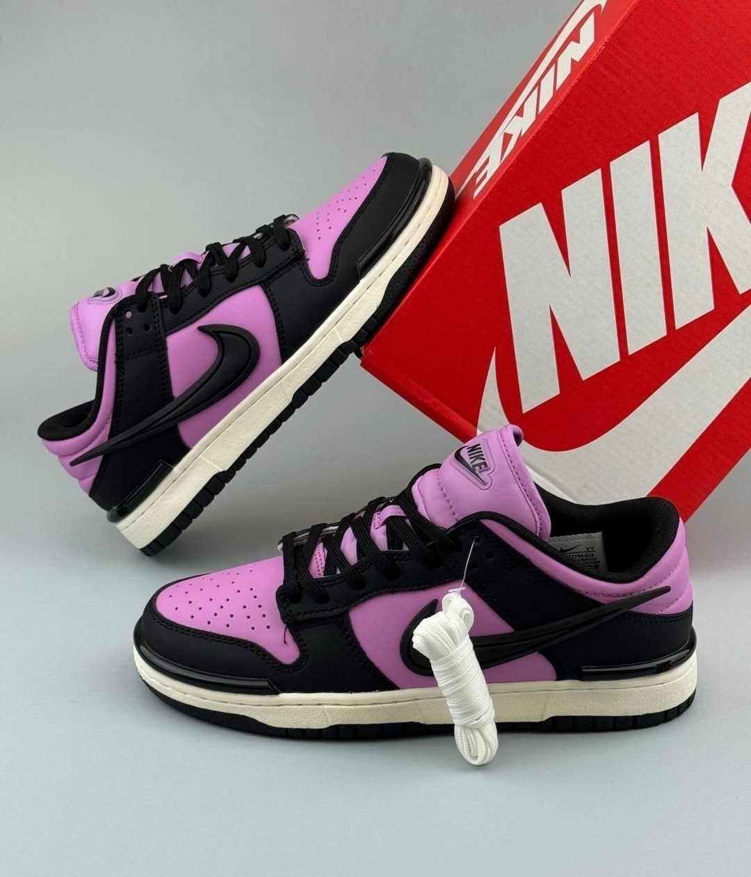женские кроссовки nike dunk low,кроссовки nike dunk low twist,кастомизированные кроссовки nike dunk skateboard women's черный/розовый,nike dunk low,кроссовки nike dunk low