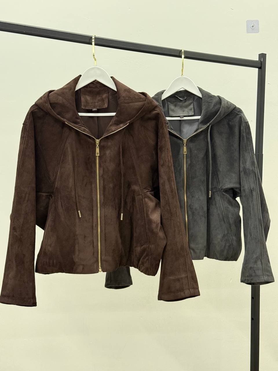 замшевая куртка brunello cucinelli,замшевая куртка,замшевый бомбер brunello cucinelli,куртка из натуральной замши,замшевая куртка женская