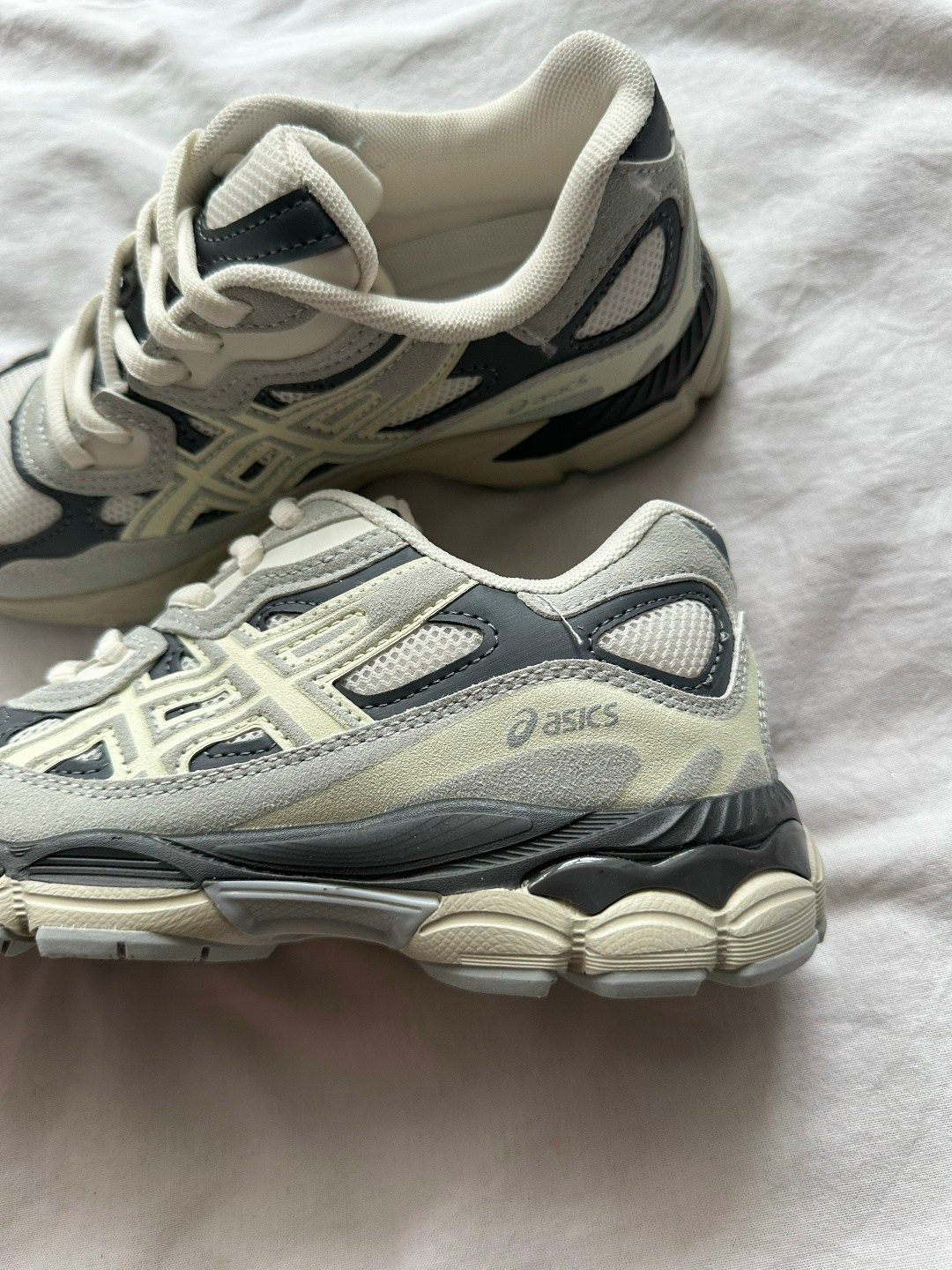 кроссовки asics gel nyc,кроссовки asics,asics кроссовки женские,кроссовки asics gel-nyc oyster grey,кроссовки asics gel