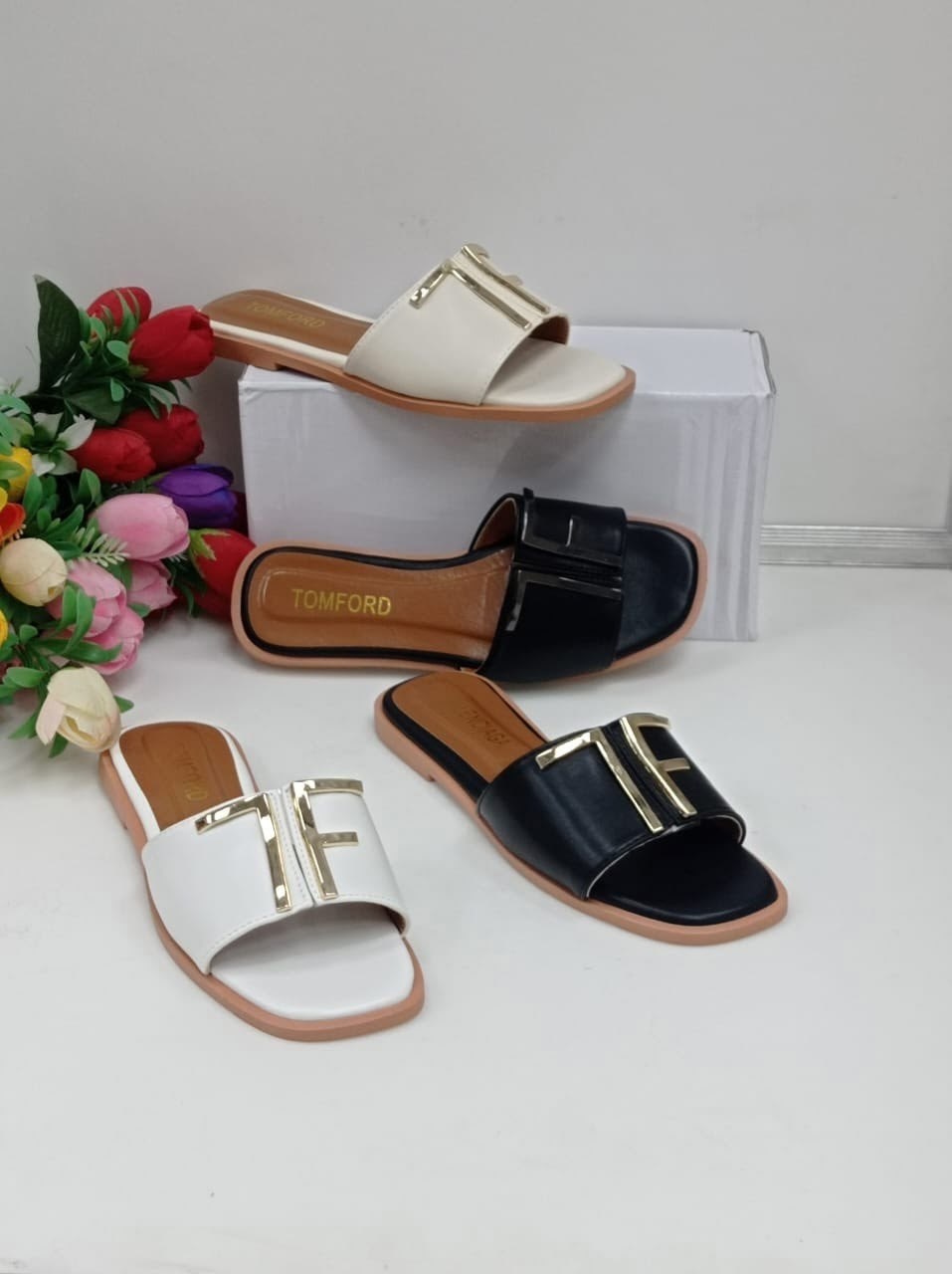 шлепки женские,женские шлепанцы,,модные шлепанцы,модные босоножки