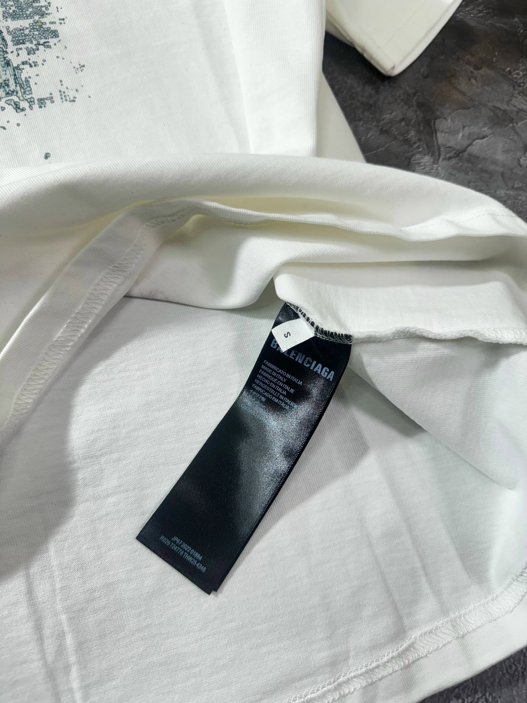 футболки брендовые,белые футболки,летние футболки,футболка с принтом,футболки и топы