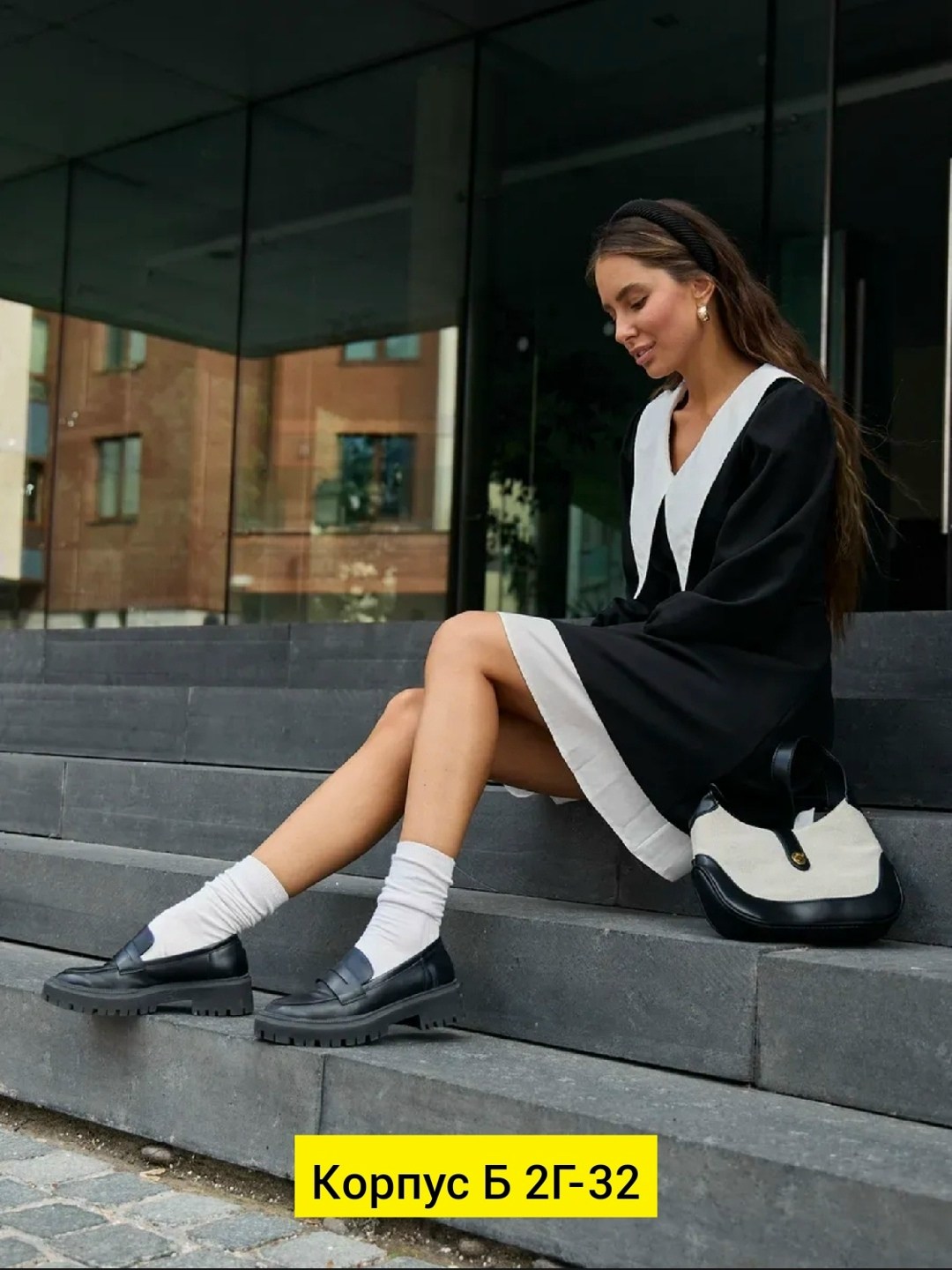 черное платье с белым воротником,черное платье с белым воротником и манжетами,платье с воротником,платье с белым воротником,платье