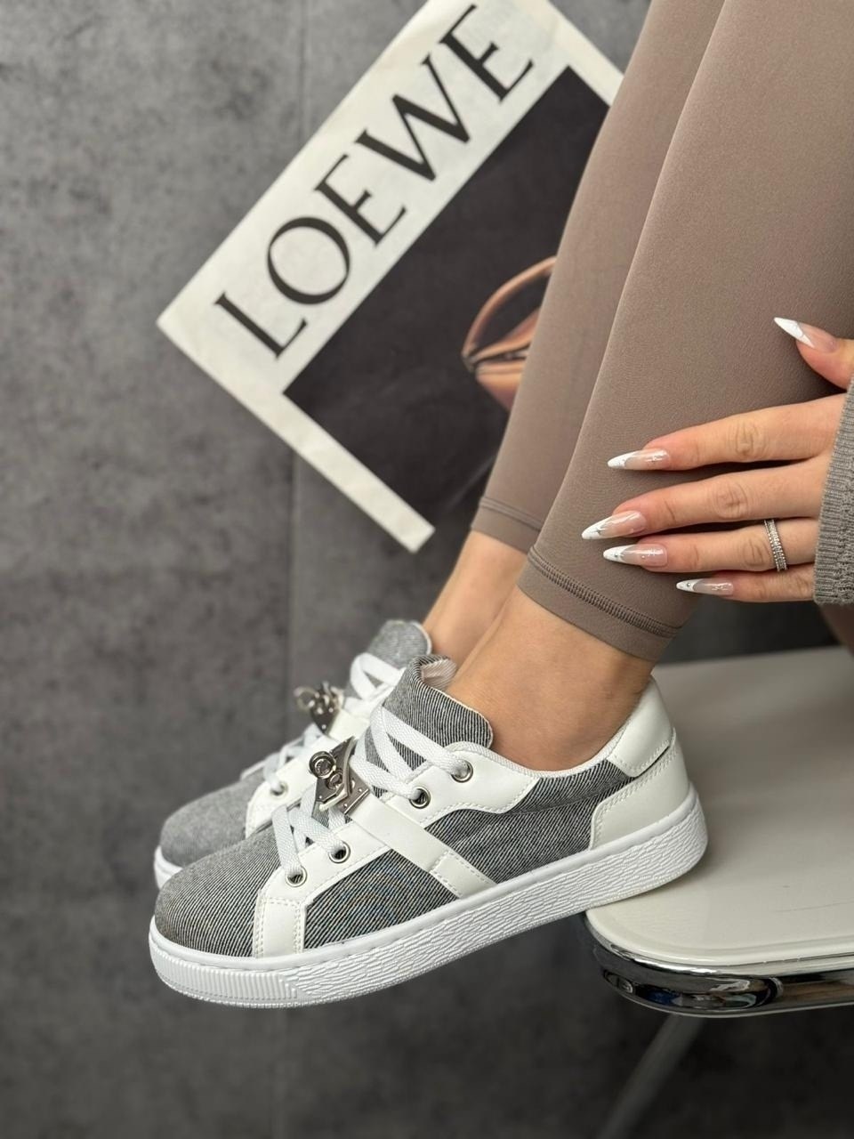 ,женские кроссовки,кеды женски,белые женские кроссовки,спортивная