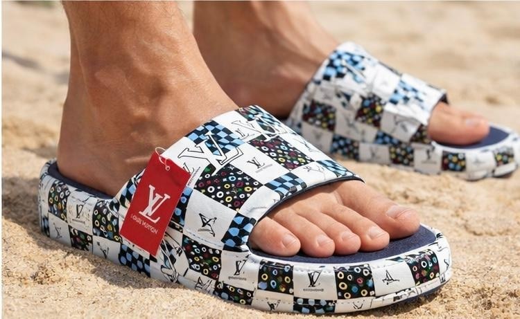 ,шлепанцы louis vuitton,модные сандалии,тапочки модные,мужские шлепанцы