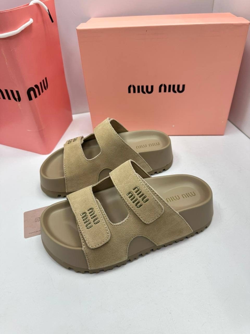 ,шлепанцы женские,шлепки miu miu,шлёпанцы miu miu,женские шлепки