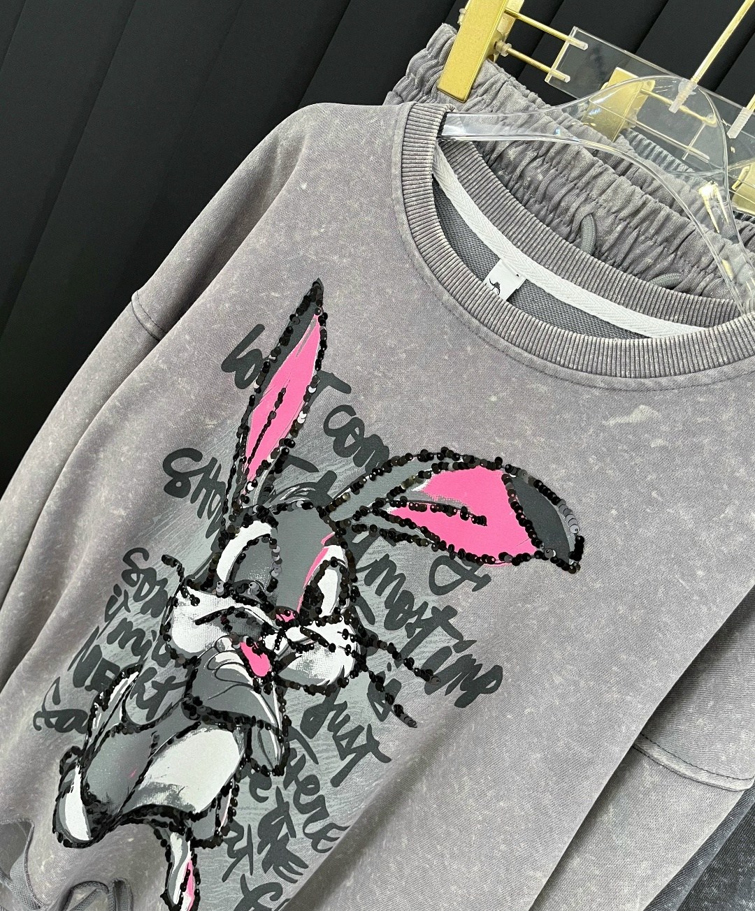 костюм стильный,свитшот дисней,костюм с принтом,костюм спортивный,женский костюм